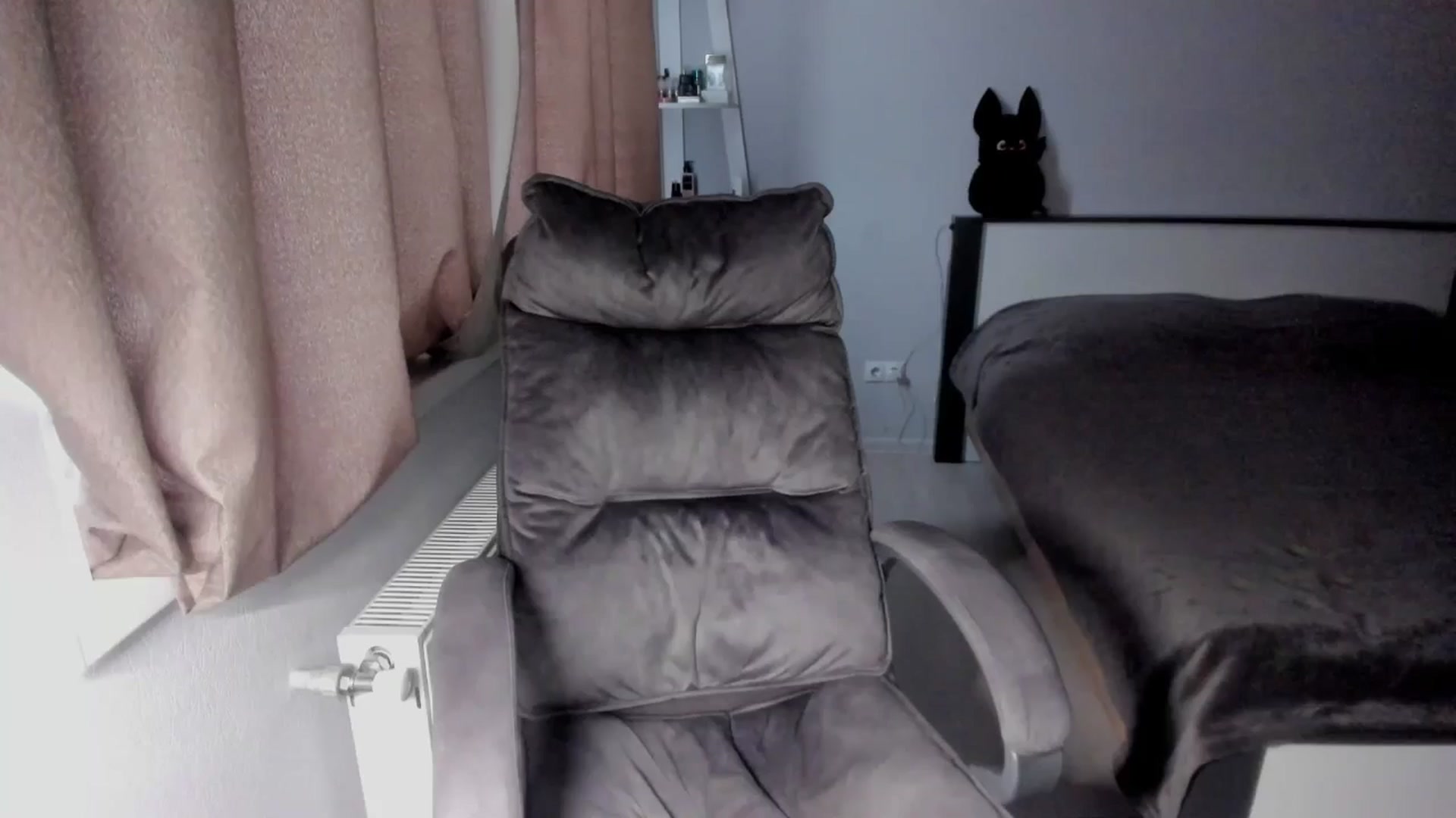 Gallery image thumbnail from Iam_Sasha's myfreecams stream on, 12/08/2025, 09:51 image 19 of 20