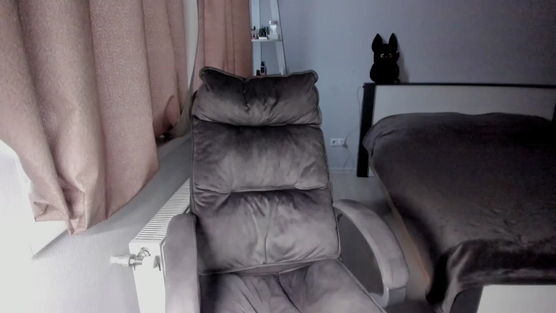 Gallery image thumbnail from Iam_Sasha's myfreecams stream on, 12/08/2025, 09:51 image 18 of 20