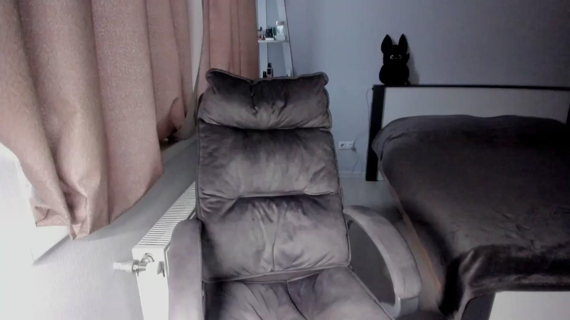 Gallery image thumbnail from Iam_Sasha's myfreecams stream on, 12/08/2025, 09:51 image 10 of 20
