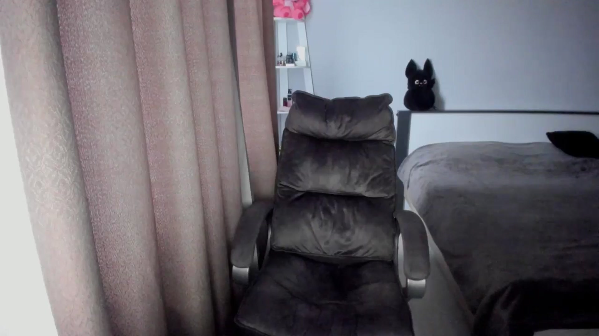 Gallery image thumbnail from Iam_Sasha's myfreecams stream on, 12/08/2025, 12:58 image 7 of 20