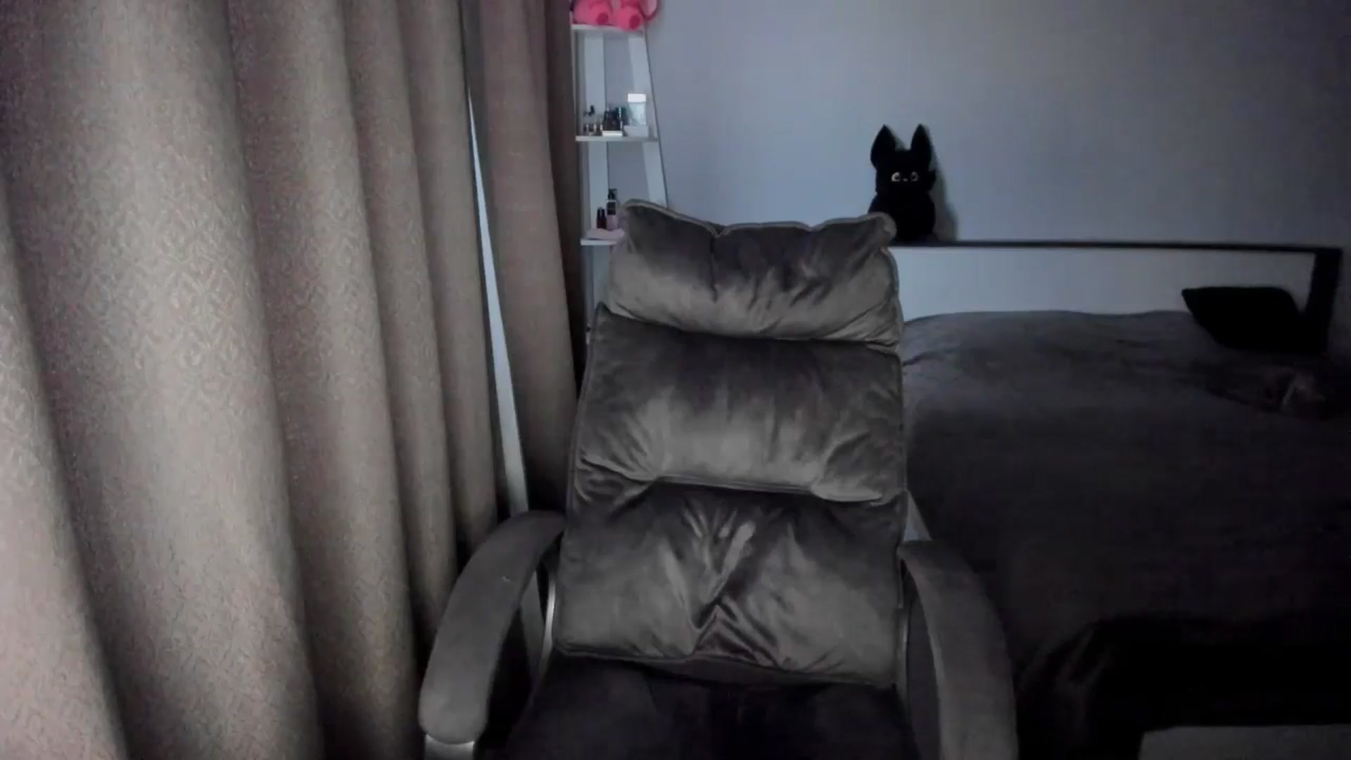Gallery image thumbnail from Iam_Sasha's myfreecams stream on, 12/08/2025, 12:58 image 19 of 20