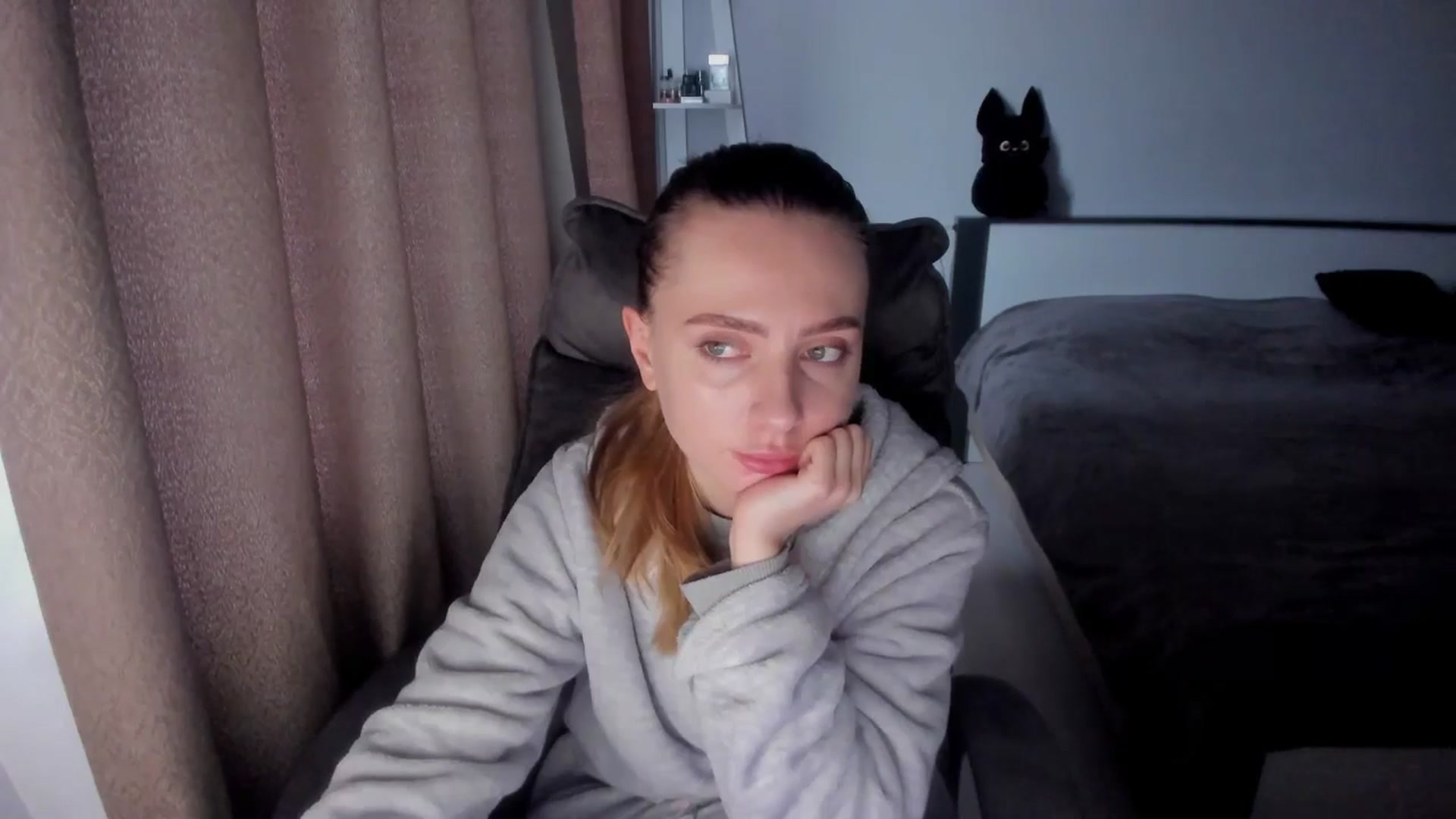 Gallery image thumbnail from Iam_Sasha's myfreecams stream on, 12/08/2025, 12:58 image 2 of 20