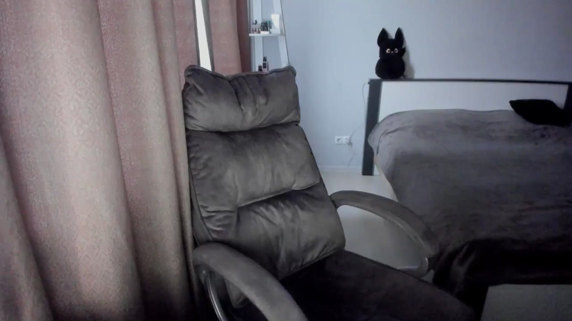 Gallery image thumbnail from Iam_Sasha's myfreecams stream on, 12/08/2025, 12:58 image 9 of 20