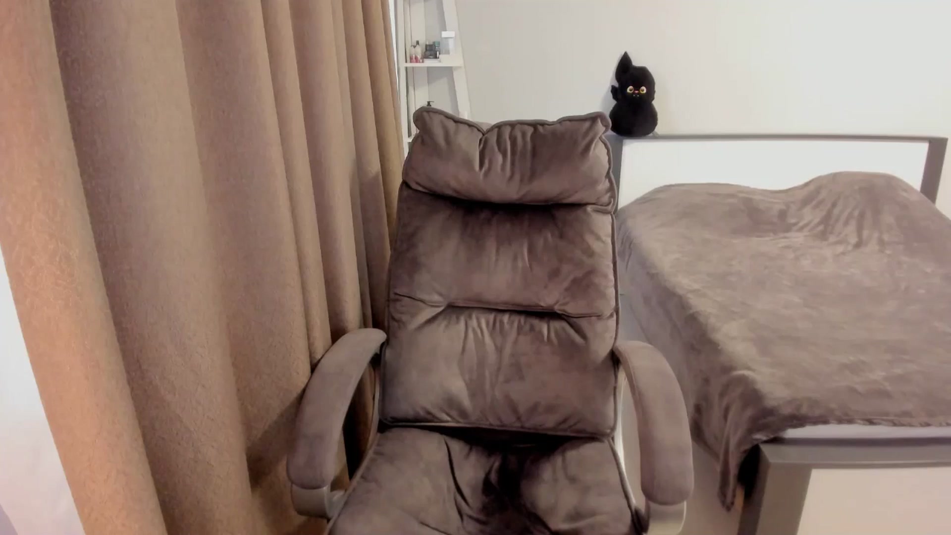 Gallery image thumbnail from Iam_Sasha's myfreecams stream on, 12/09/2025, 12:48 image 17 of 20