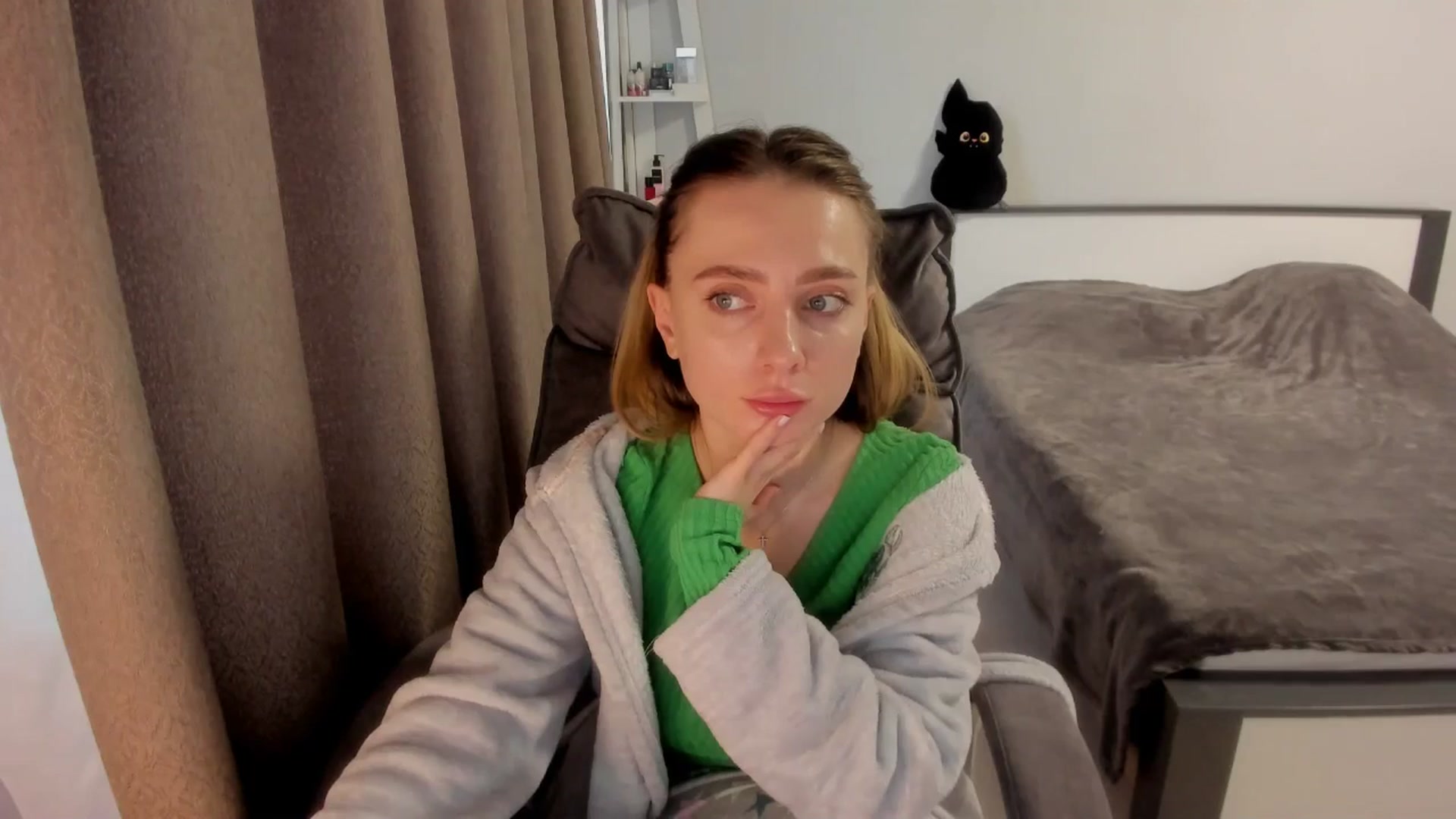 Gallery image thumbnail from Iam_Sasha's myfreecams stream on, 12/09/2025, 12:48 image 10 of 20