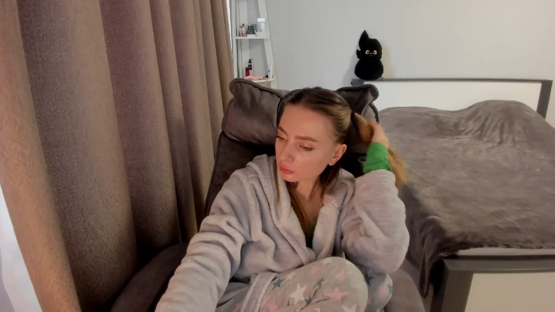 Gallery image thumbnail from Iam_Sasha's myfreecams stream on, 12/09/2025, 12:48 image 2 of 20
