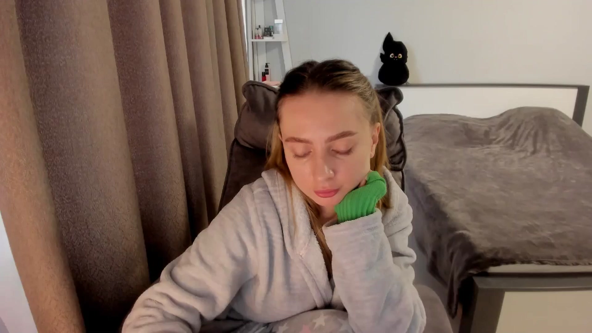 Gallery image thumbnail from Iam_Sasha's myfreecams stream on, 12/09/2025, 12:48 image 3 of 20