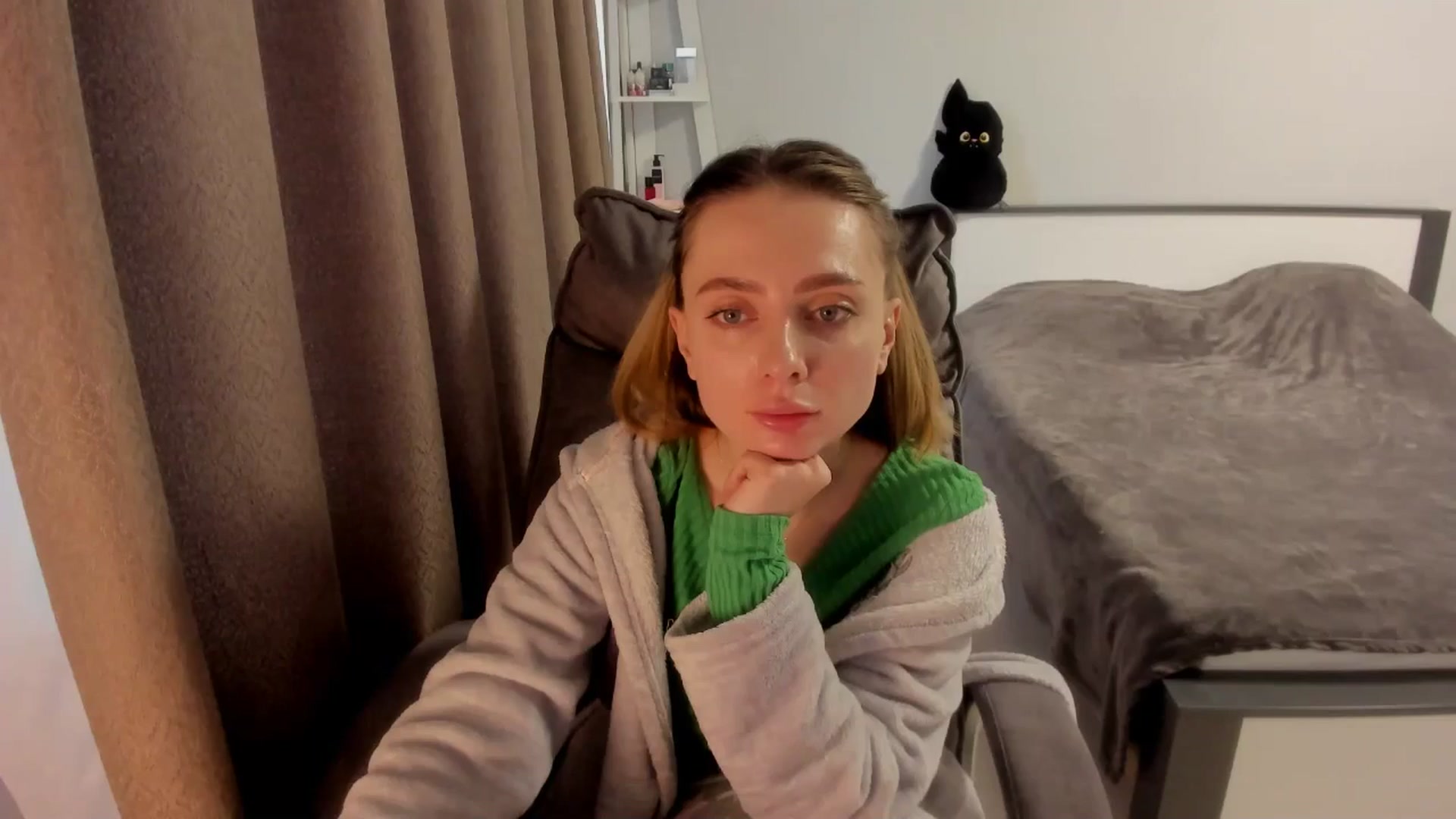 Gallery image thumbnail from Iam_Sasha's myfreecams stream on, 12/09/2025, 12:48 image 14 of 20