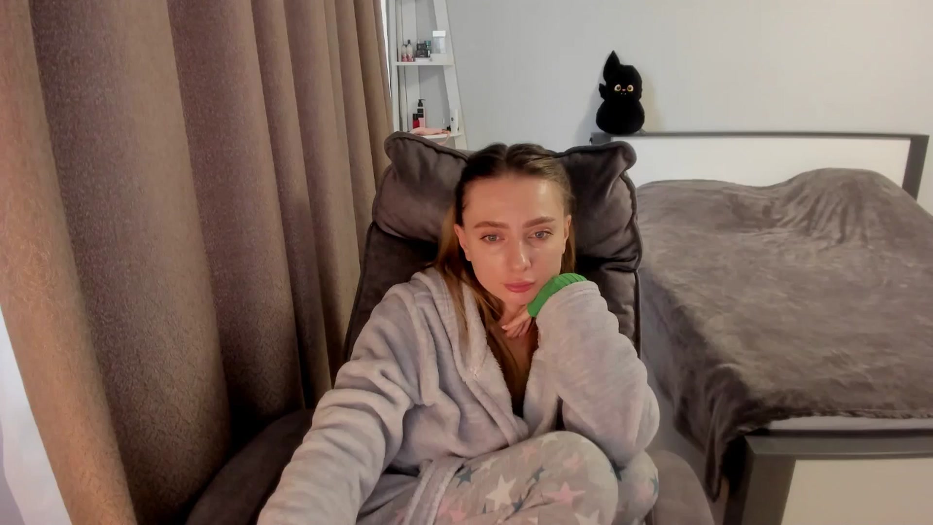 Gallery image thumbnail from Iam_Sasha's myfreecams stream on, 12/09/2025, 12:48 image 1 of 20