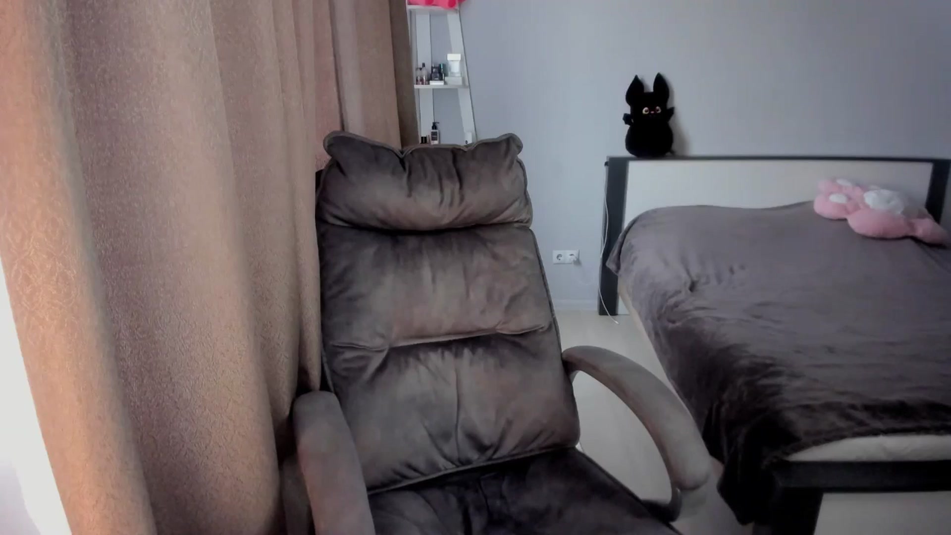 Gallery image thumbnail from Iam_Sasha's myfreecams stream on, 12/11/2025, 11:27 image 13 of 20