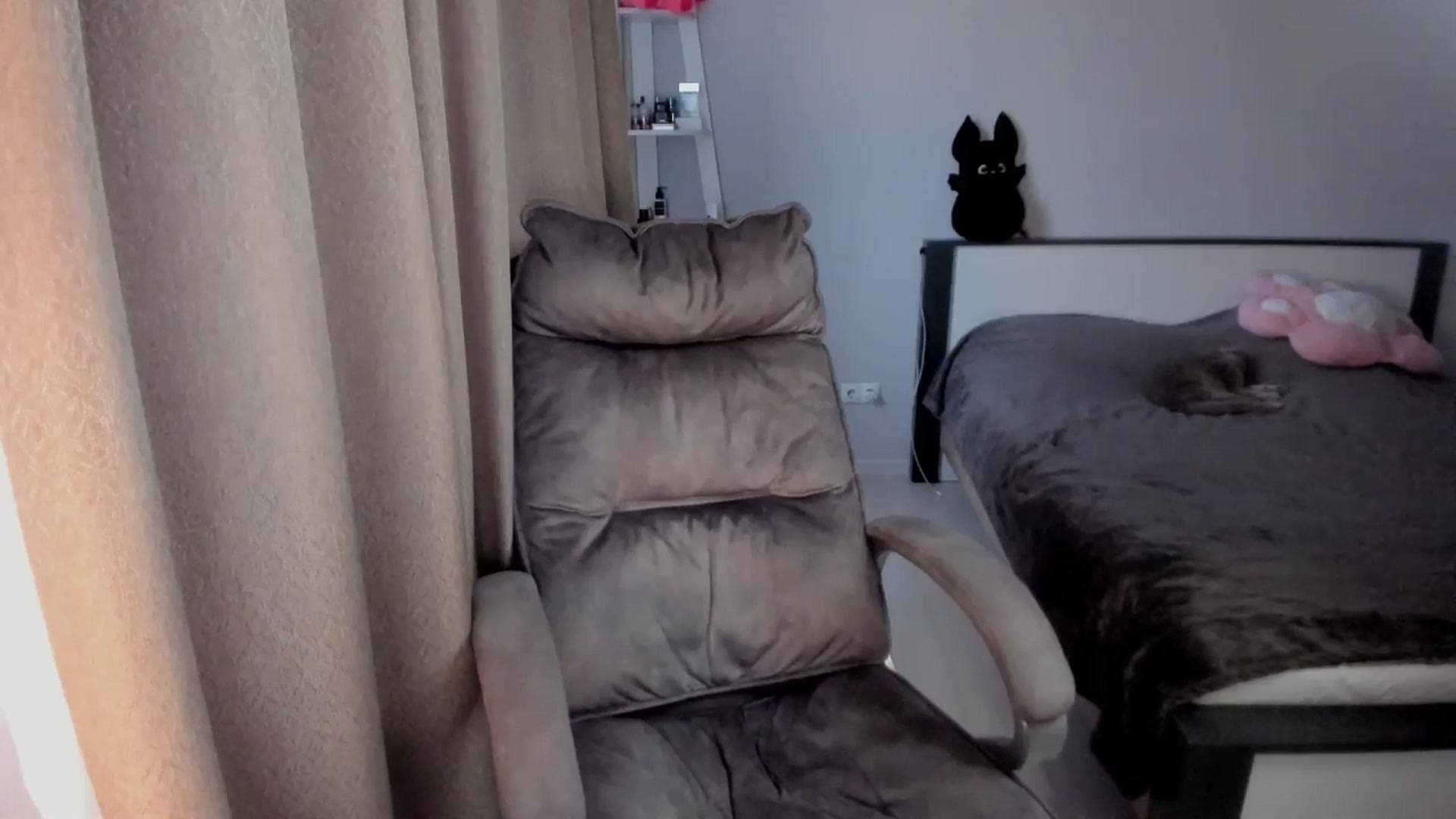 Gallery image thumbnail from Iam_Sasha's myfreecams stream on, 12/11/2025, 12:14 image 12 of 20