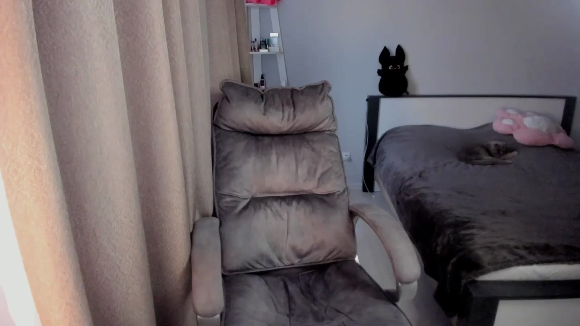 Gallery image thumbnail from Iam_Sasha's myfreecams stream on, 12/11/2025, 12:14 image 18 of 20