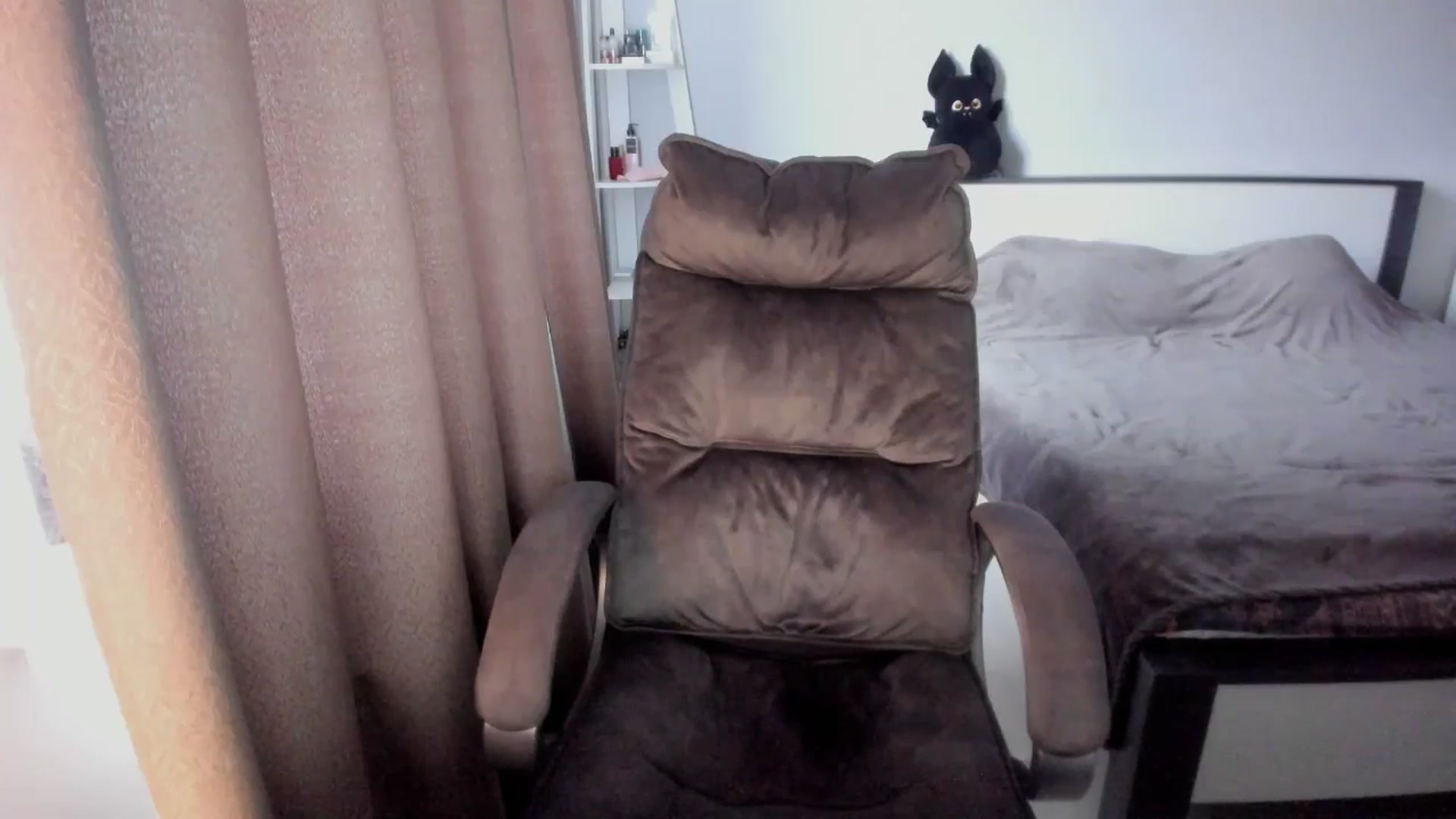 Gallery image thumbnail from Iam_Sasha's myfreecams stream on, 12/12/2025, 10:08 image 19 of 20