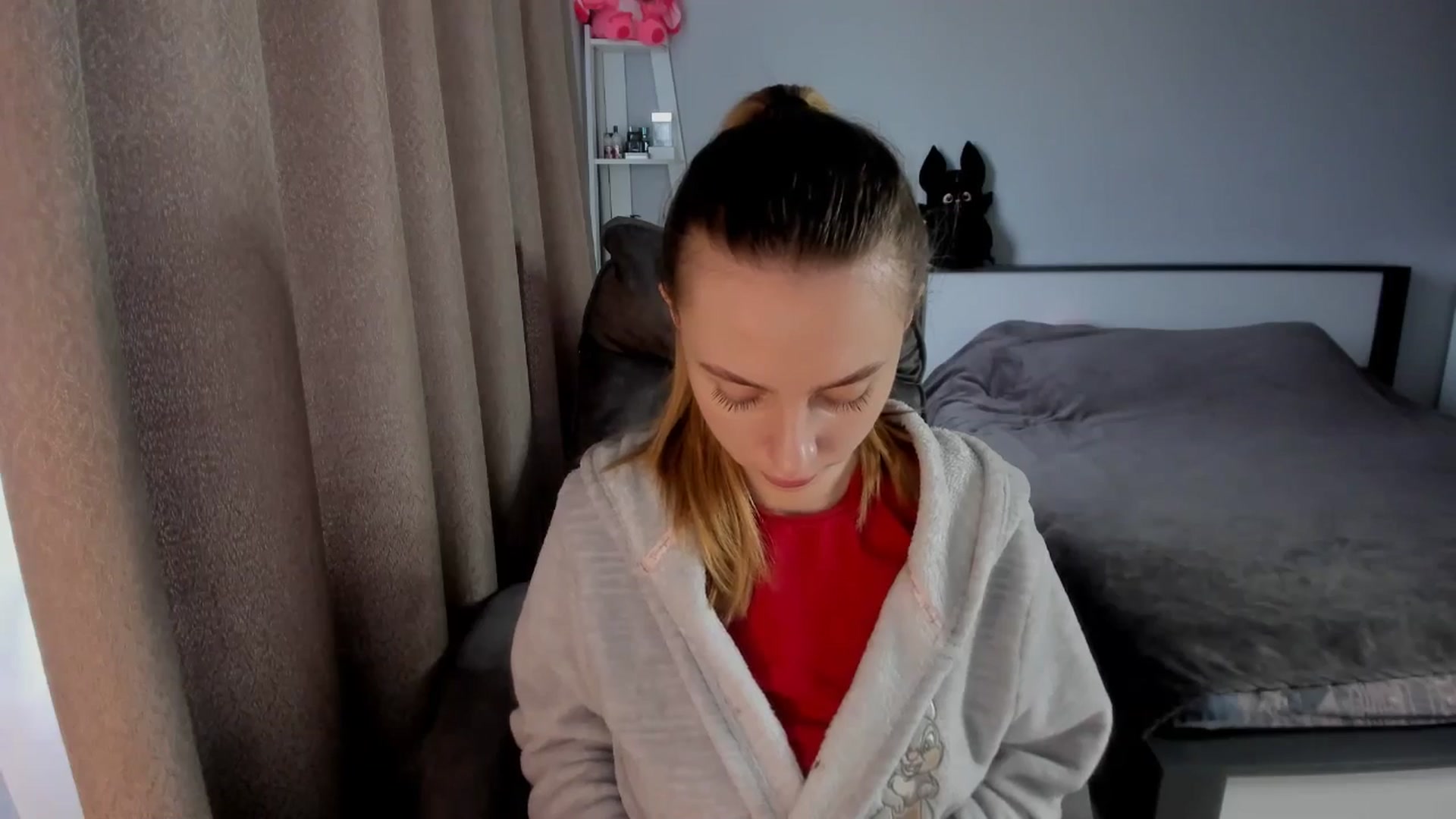 Gallery image thumbnail from Iam_Sasha's myfreecams stream on, 12/12/2025, 10:08 image 11 of 20