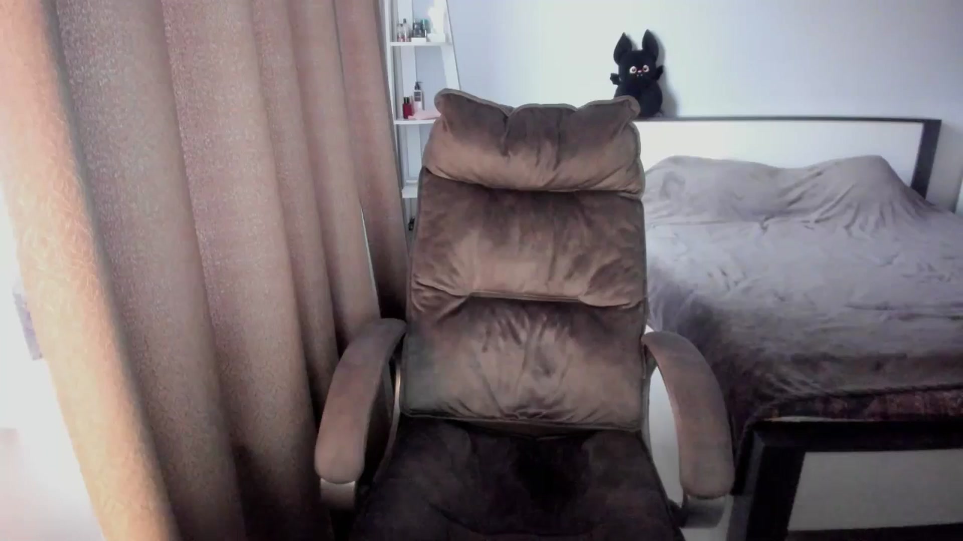 Gallery image thumbnail from Iam_Sasha's myfreecams stream on, 12/12/2025, 10:08 image 18 of 20