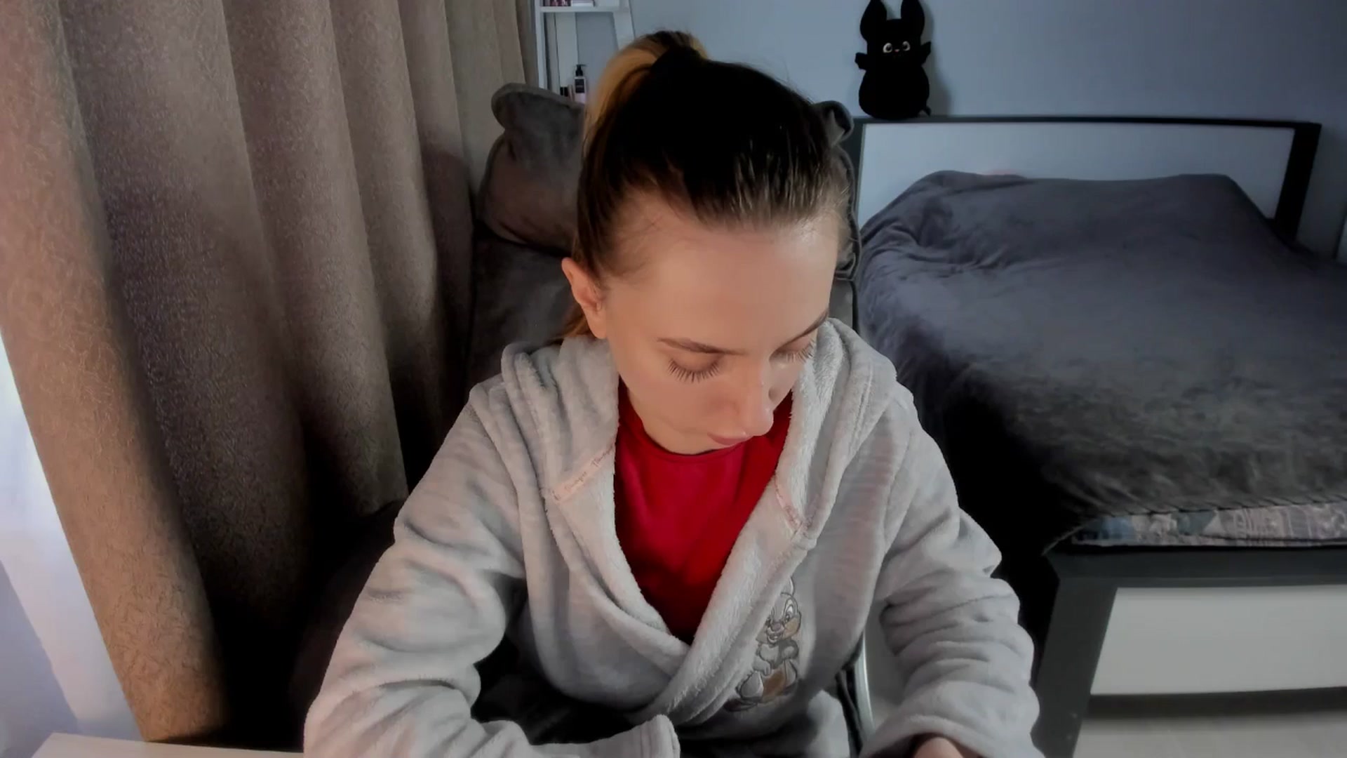 Gallery image thumbnail from Iam_Sasha's myfreecams stream on, 12/12/2025, 10:08 image 10 of 20