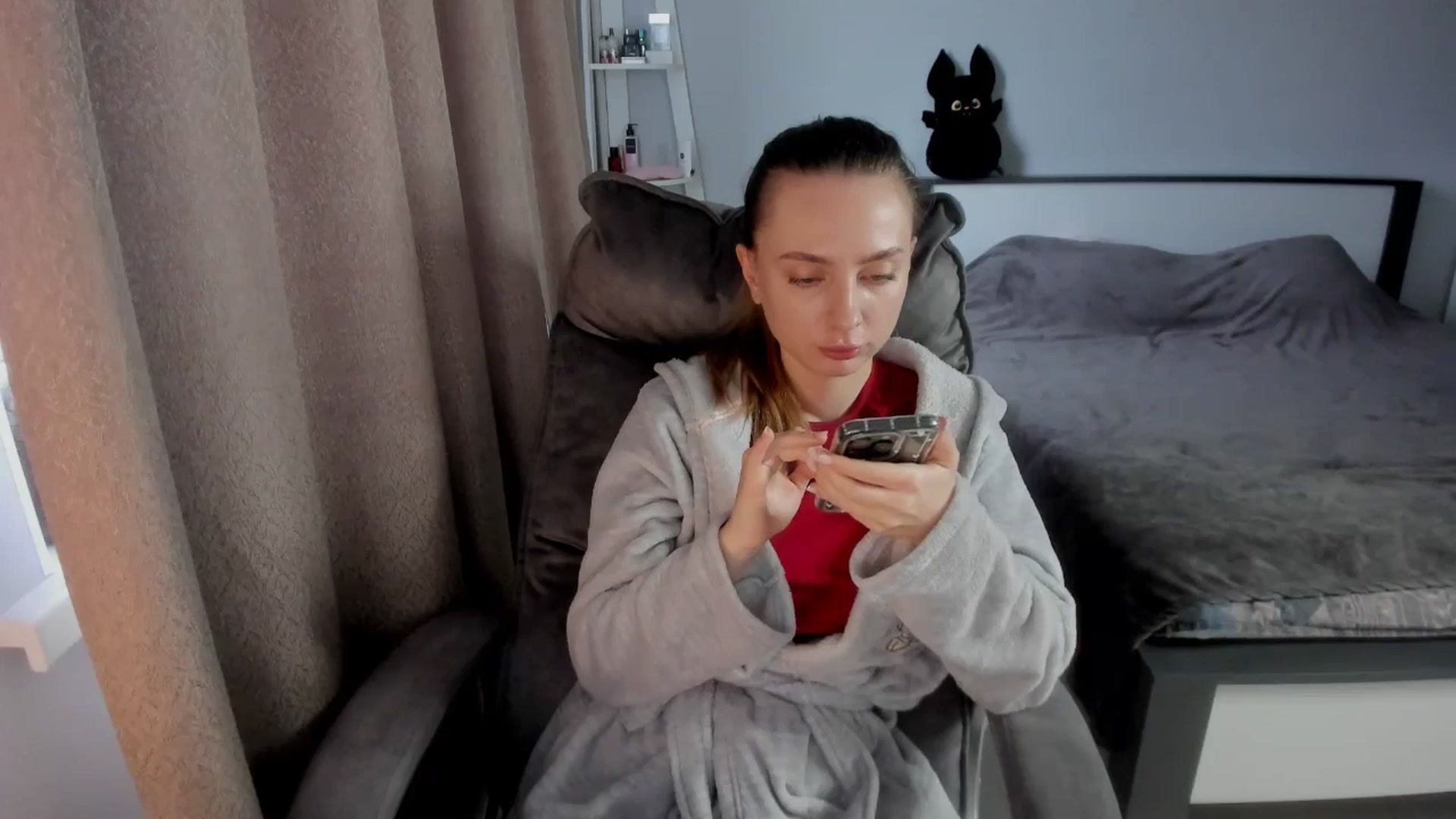 Gallery image thumbnail from Iam_Sasha's myfreecams stream on, 12/12/2025, 10:08 image 17 of 20