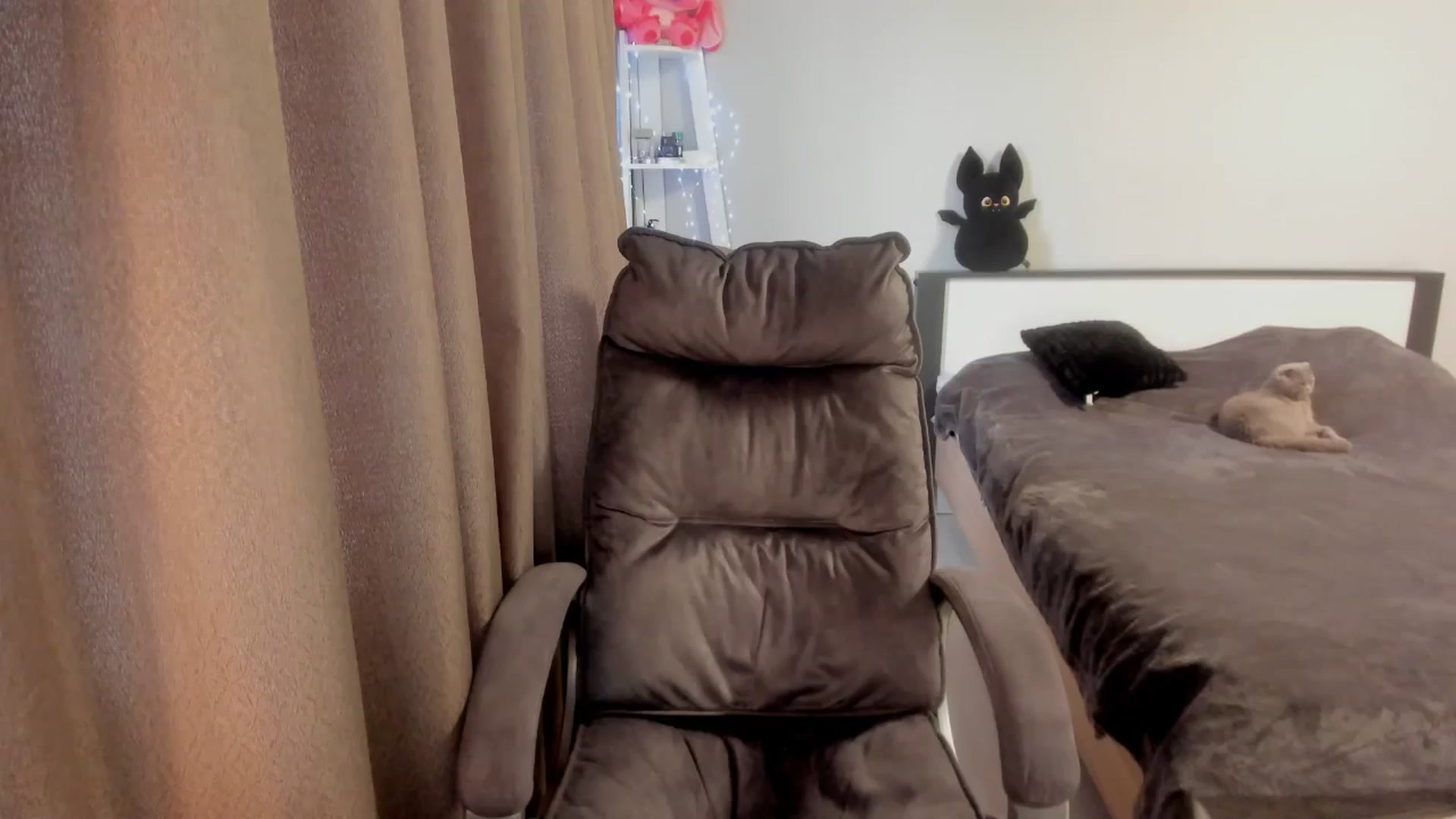Gallery image thumbnail from Iam_Sasha's myfreecams stream on, 12/22/2025, 12:00 image 1 of 20