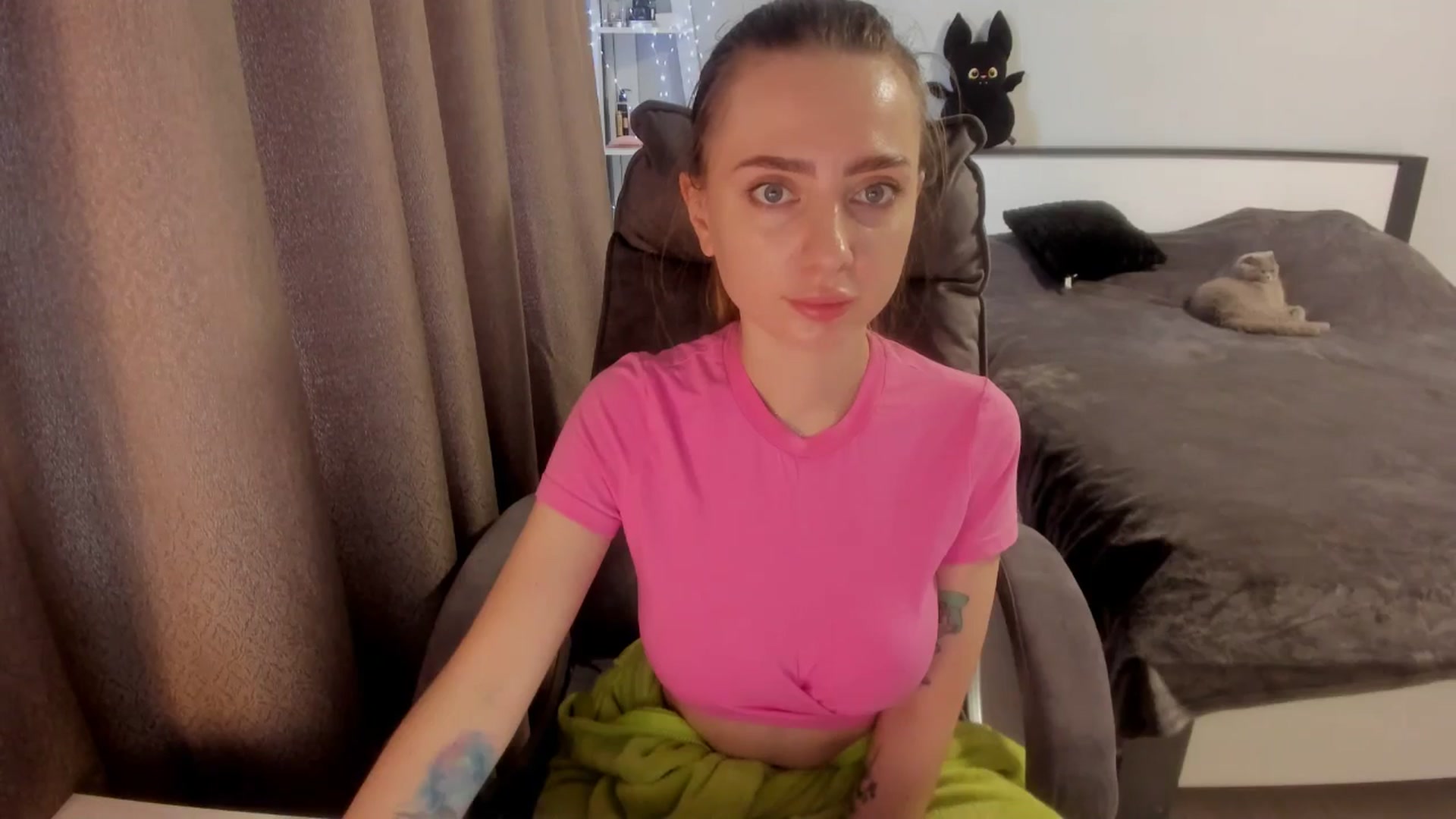 Gallery image thumbnail from Iam_Sasha's myfreecams stream on, 12/22/2025, 12:00 image 18 of 20