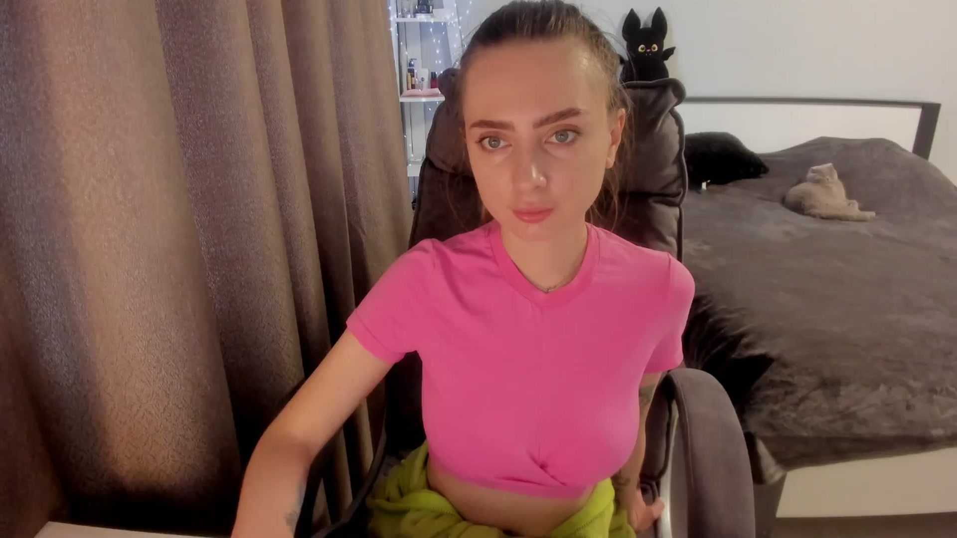 Gallery image thumbnail from Iam_Sasha's myfreecams stream on, 12/22/2025, 12:00 image 14 of 20