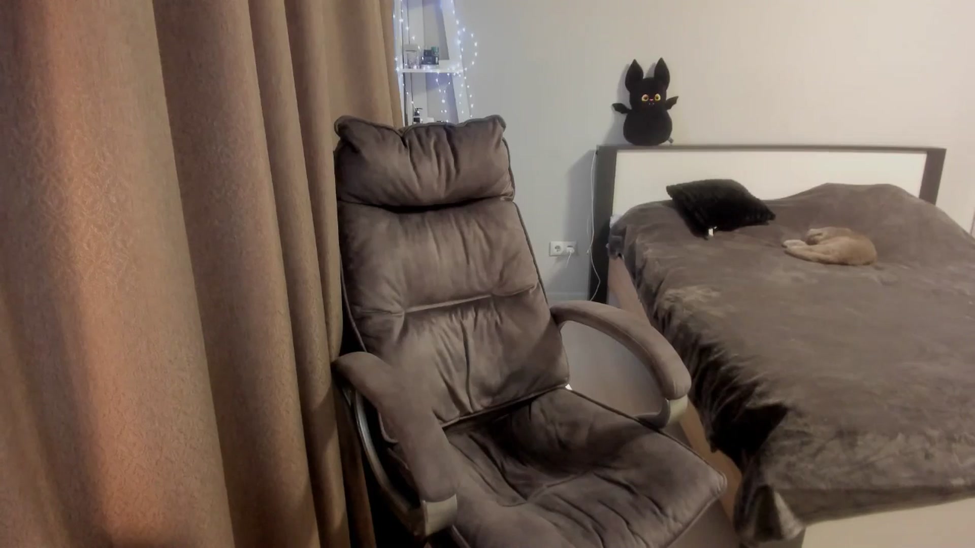 Gallery image thumbnail from Iam_Sasha's myfreecams stream on, 12/22/2025, 14:03 image 11 of 20