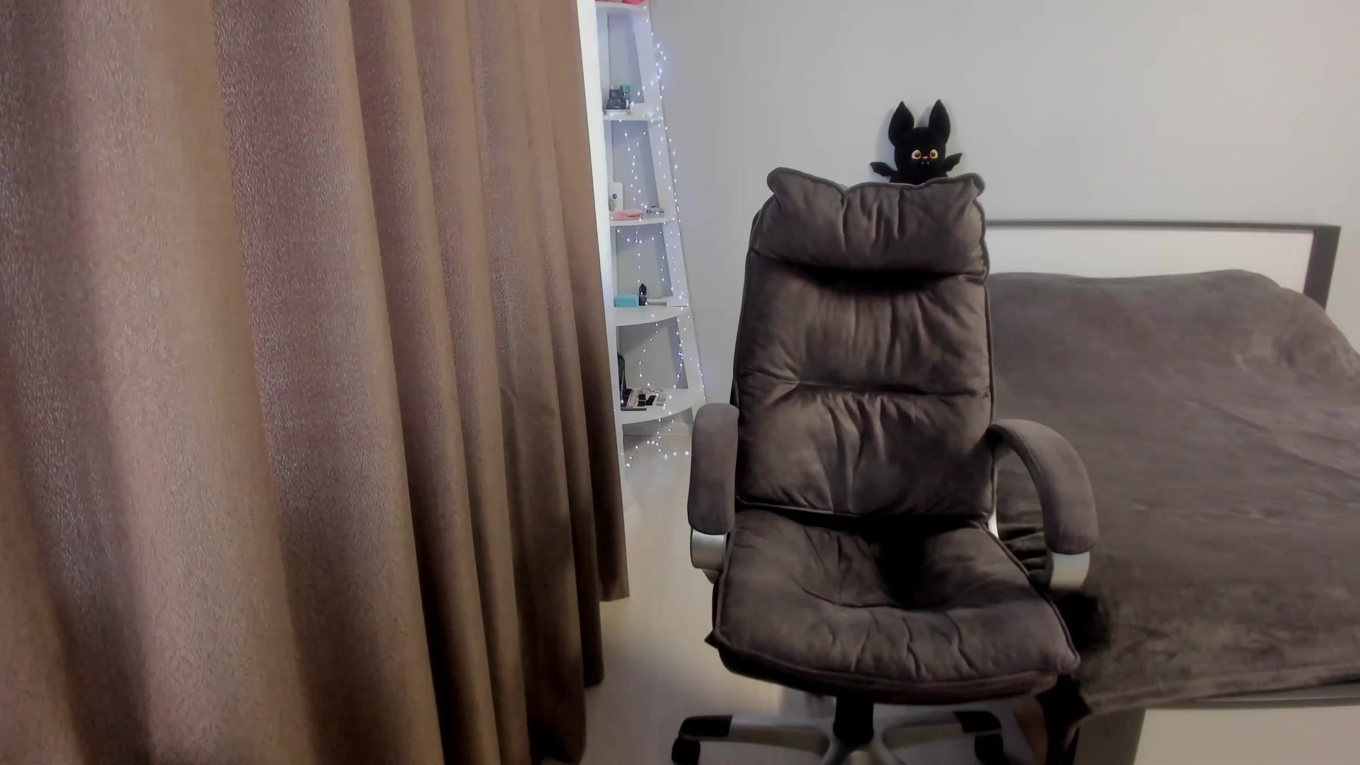 Gallery image thumbnail from Iam_Sasha's myfreecams stream on, 12/24/2025, 10:09 image 19 of 20
