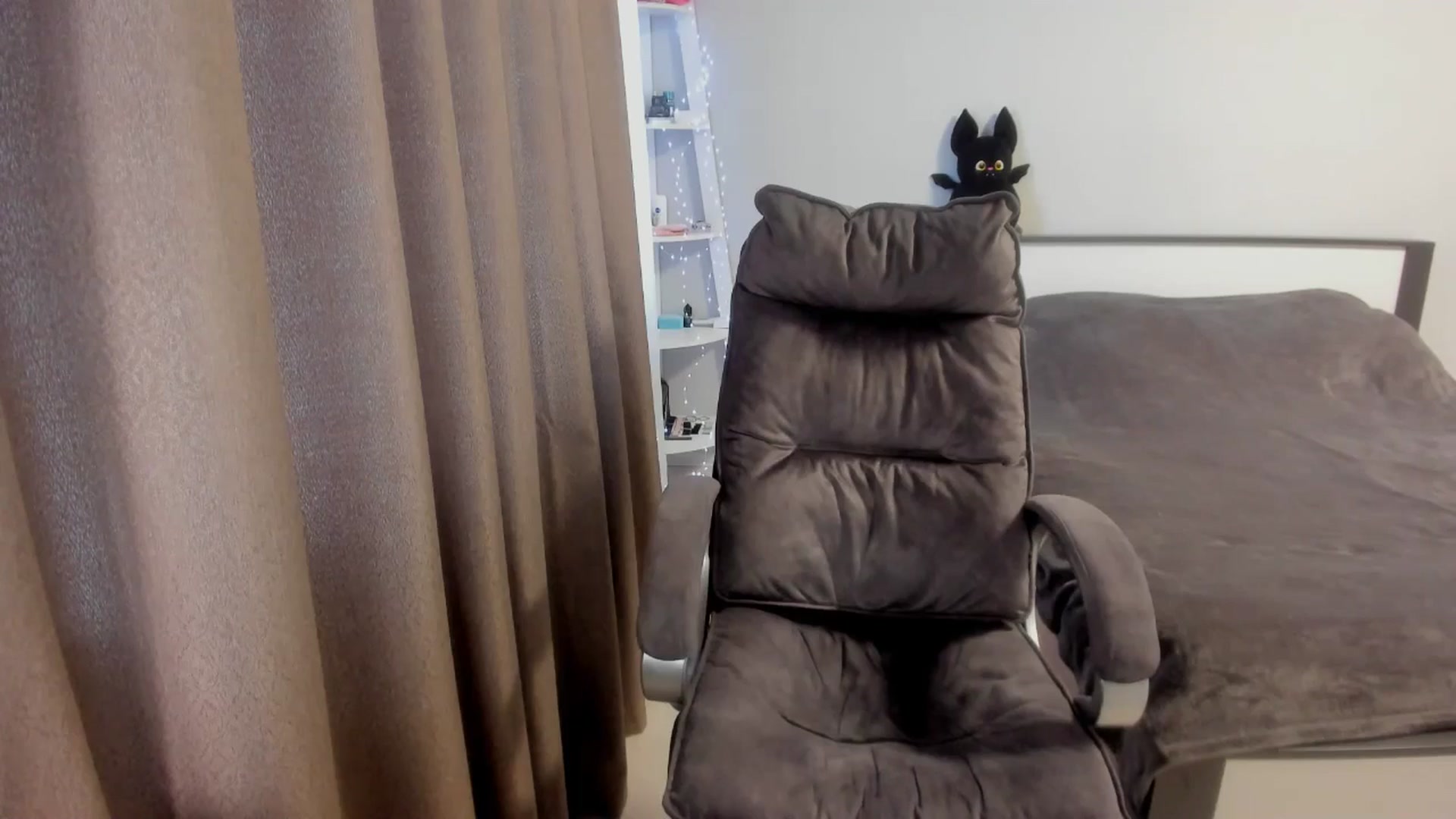 Gallery image thumbnail from Iam_Sasha's myfreecams stream on, 12/24/2025, 10:09 image 9 of 20