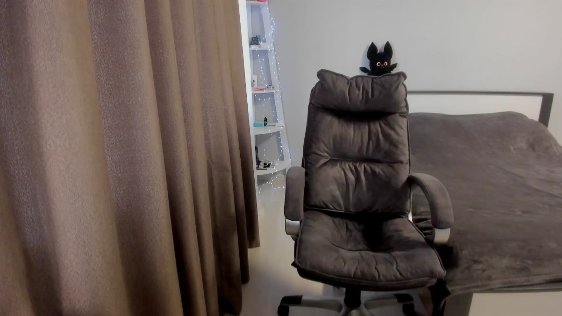 Gallery image thumbnail from Iam_Sasha's myfreecams stream on, 12/24/2025, 10:09 image 17 of 20
