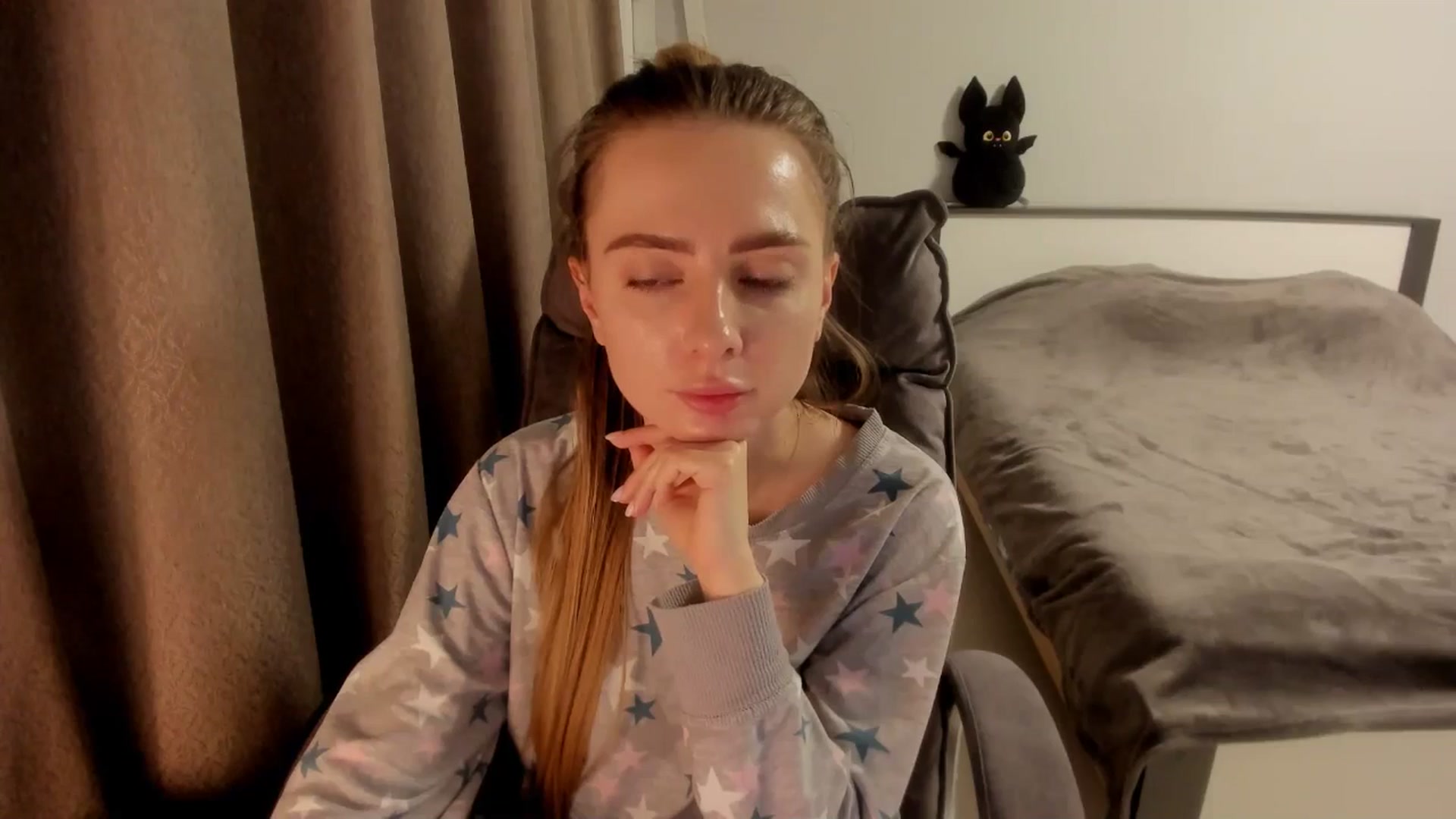 Gallery image thumbnail from Iam_Sasha's myfreecams stream on, 12/25/2025, 15:34 image 14 of 20