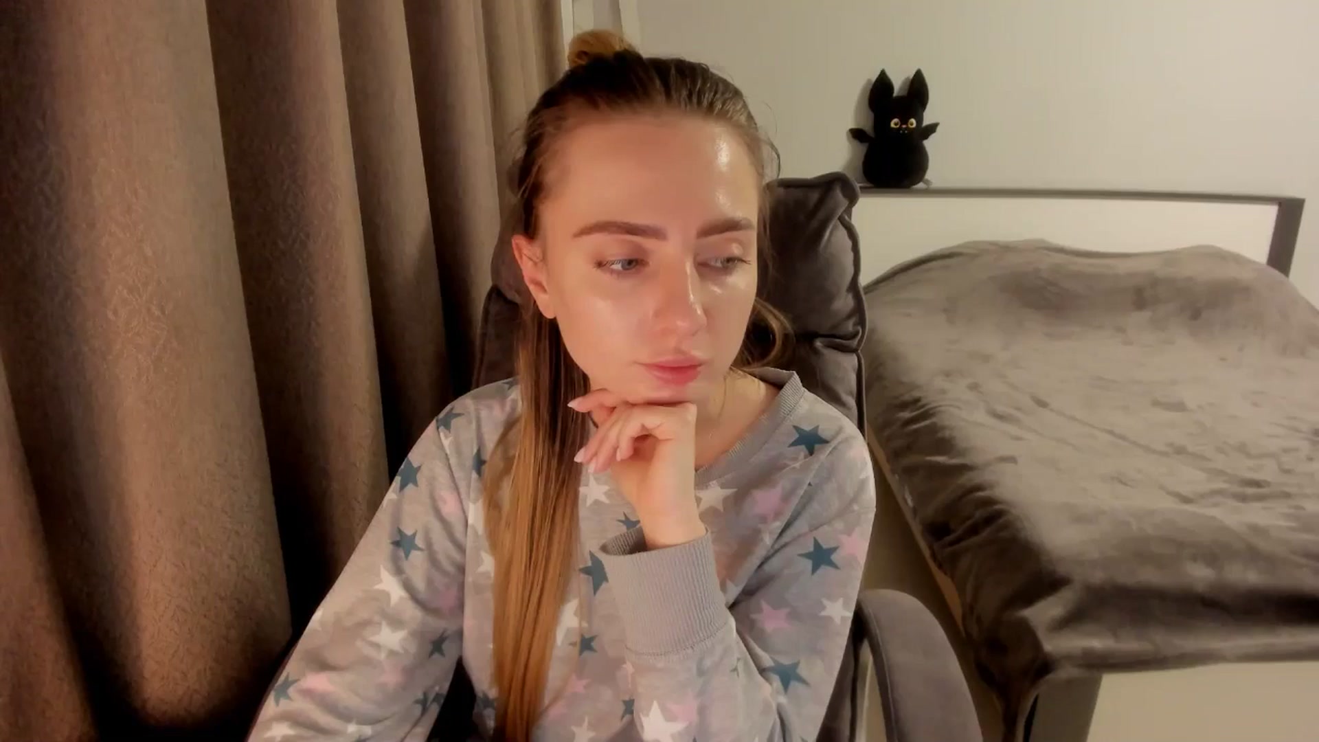 Gallery image thumbnail from Iam_Sasha's myfreecams stream on, 12/25/2025, 15:34 image 15 of 20