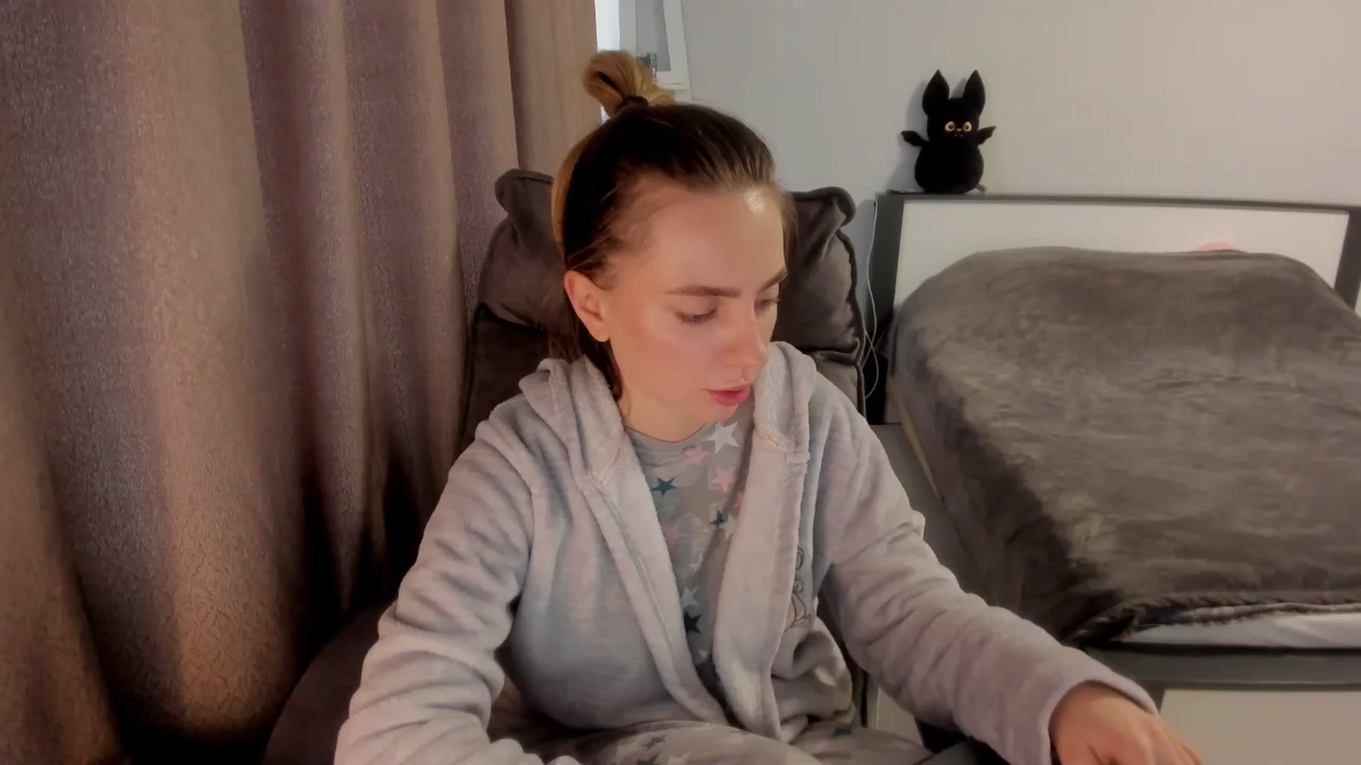 Gallery image thumbnail from Iam_Sasha's myfreecams stream on, 12/26/2025, 12:40 image 1 of 20