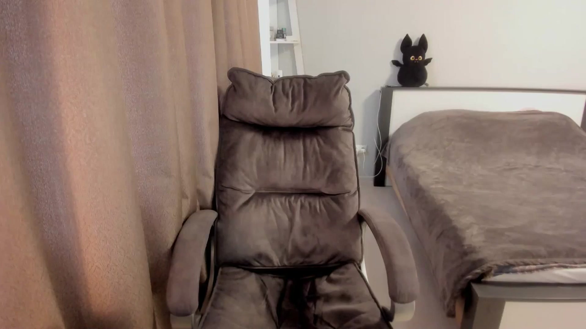 Gallery image thumbnail from Iam_Sasha's myfreecams stream on, 12/26/2025, 12:40 image 5 of 20