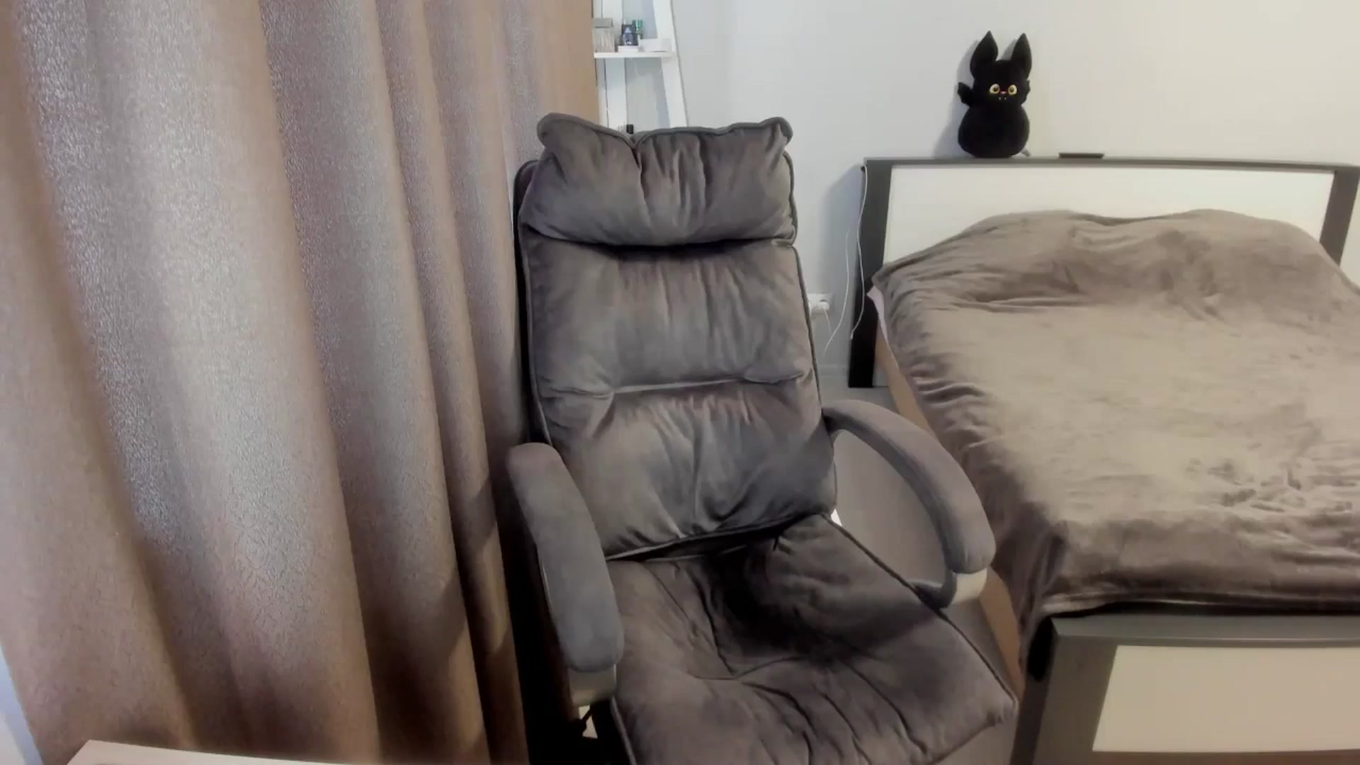 Gallery image thumbnail from Iam_Sasha's myfreecams stream on, 01/05/2026, 11:57 image 2 of 20