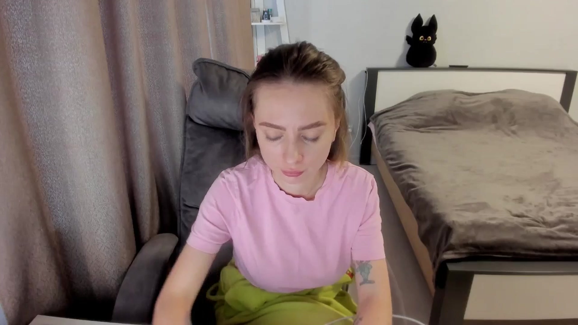 Gallery image thumbnail from Iam_Sasha's myfreecams stream on, 01/05/2026, 11:57 image 10 of 20