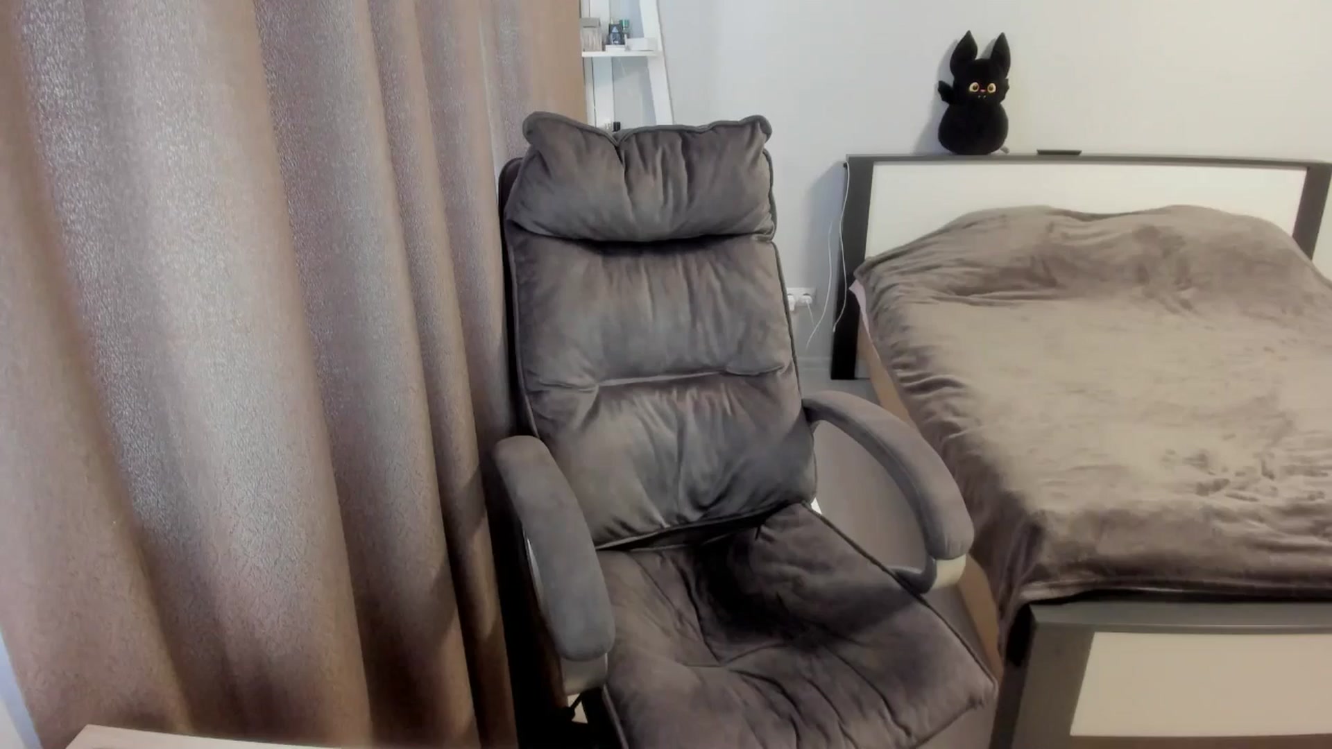Gallery image thumbnail from Iam_Sasha's myfreecams stream on, 01/05/2026, 11:57 image 1 of 20