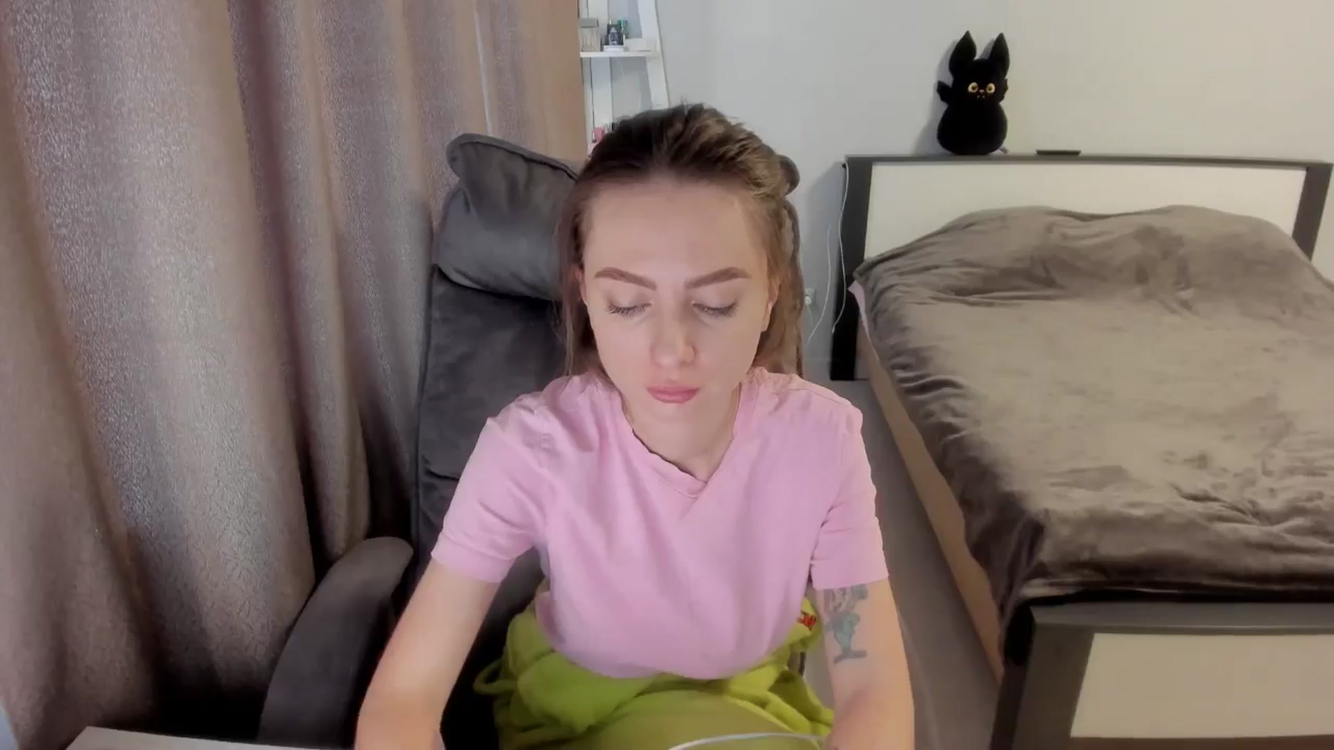 Gallery image thumbnail from Iam_Sasha's myfreecams stream on, 01/05/2026, 11:57 image 15 of 20