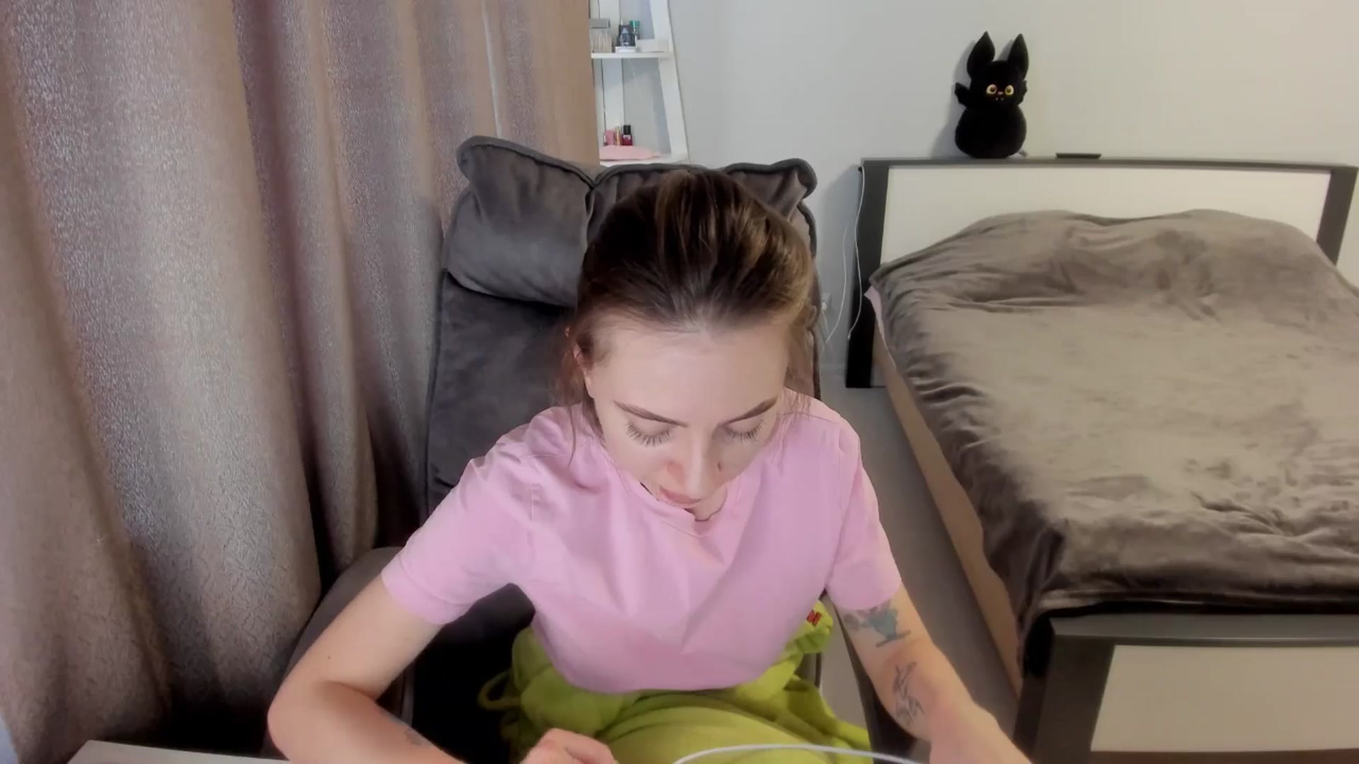 Gallery image thumbnail from Iam_Sasha's myfreecams stream on, 01/05/2026, 11:57 image 14 of 20