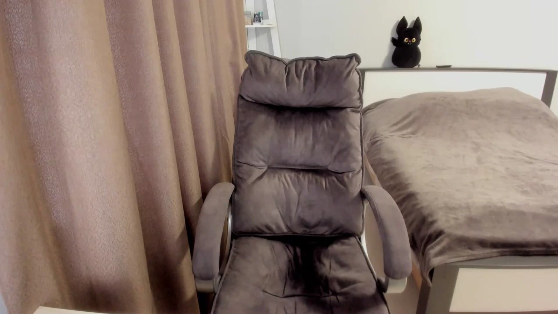 Gallery image thumbnail from Iam_Sasha's myfreecams stream on, 01/06/2026, 11:41 image 9 of 20