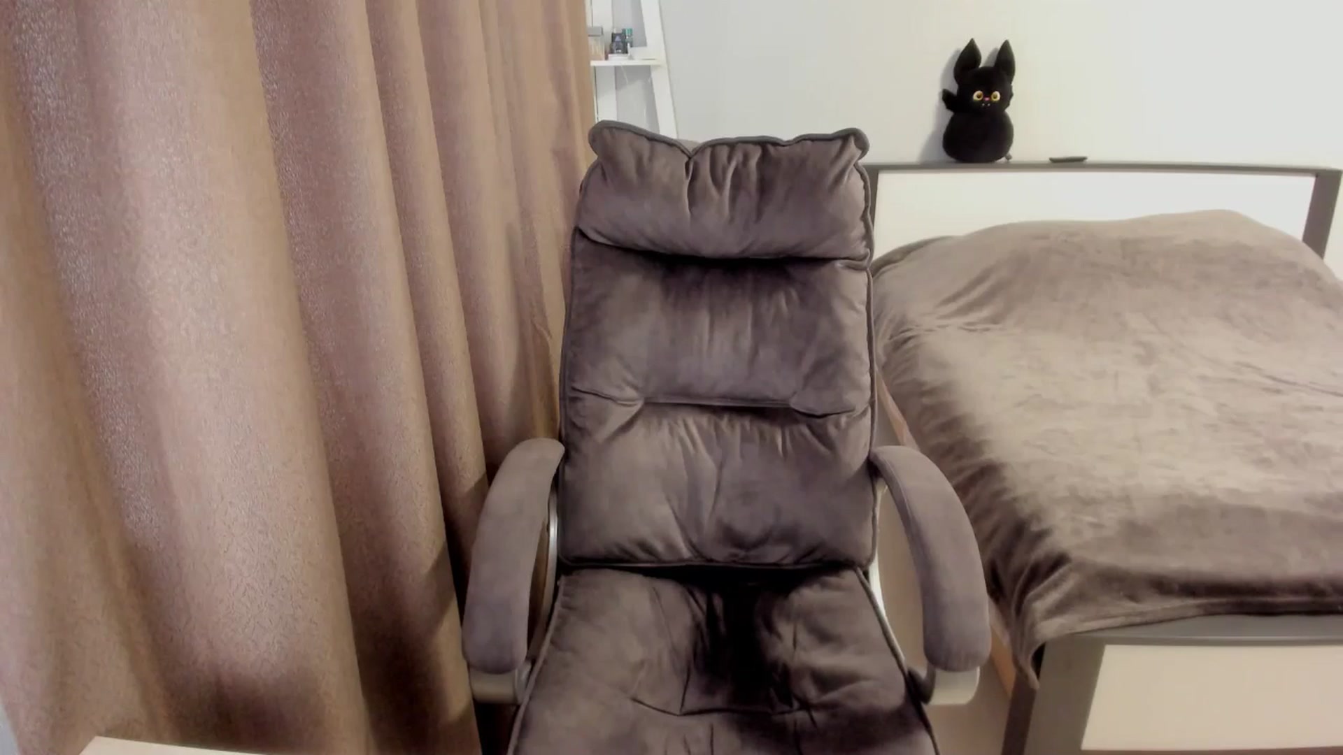 Gallery image thumbnail from Iam_Sasha's myfreecams stream on, 01/06/2026, 11:41 image 10 of 20