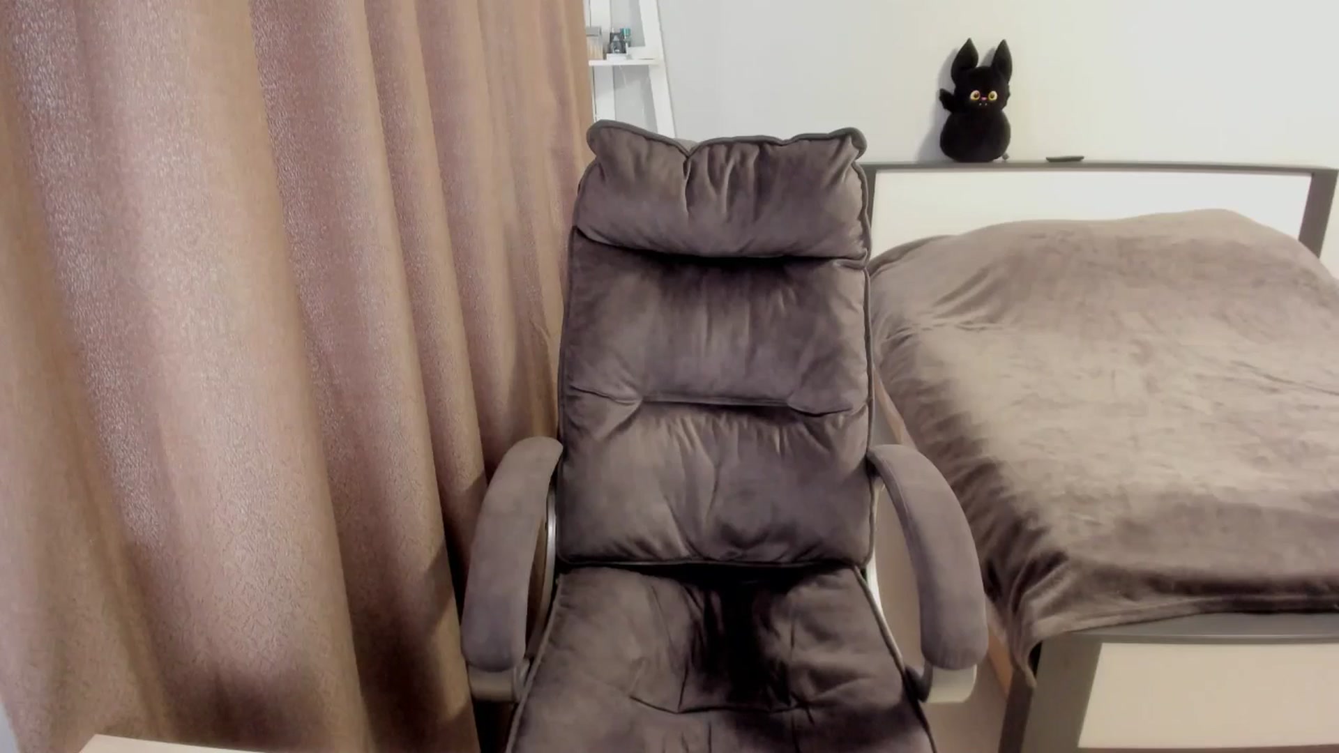Gallery image thumbnail from Iam_Sasha's myfreecams stream on, 01/06/2026, 11:41 image 15 of 20