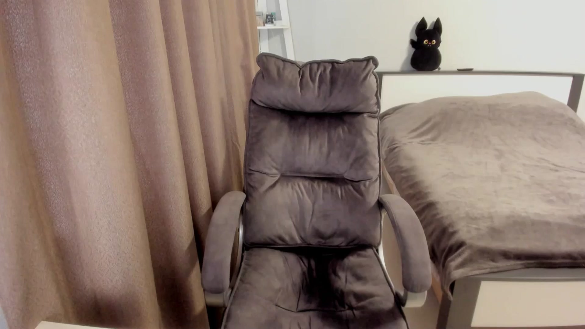 Gallery image thumbnail from Iam_Sasha's myfreecams stream on, 01/06/2026, 11:41 image 5 of 20