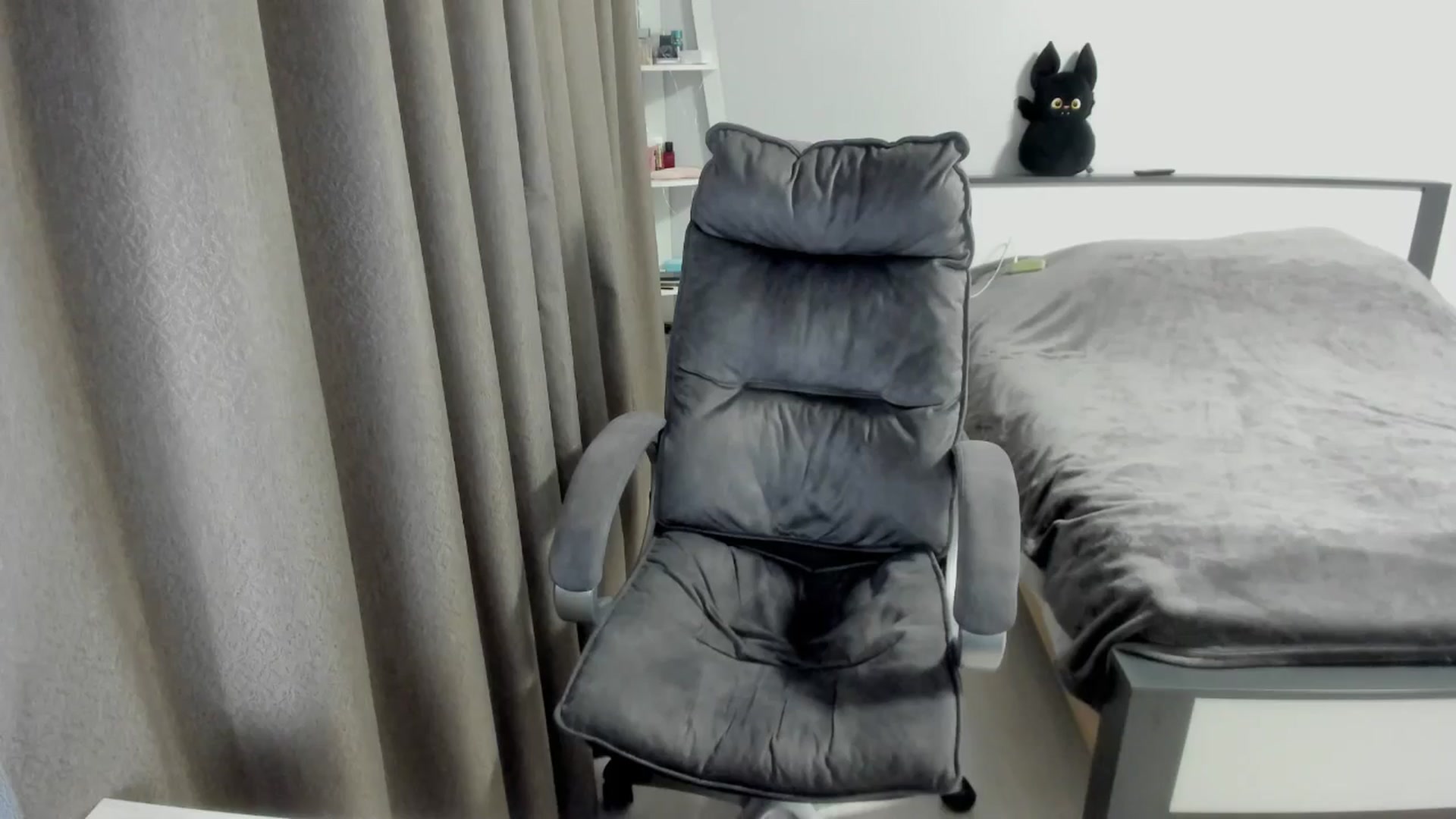 Gallery image thumbnail from Iam_Sasha's myfreecams stream on, 01/06/2026, 14:32 image 18 of 20