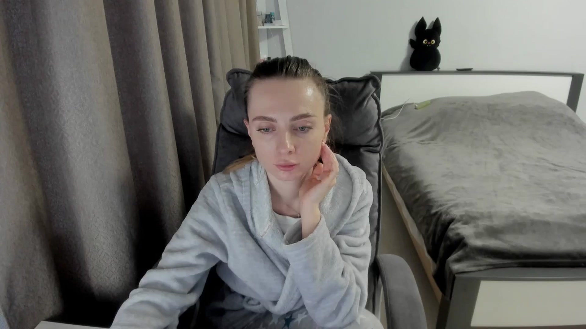 Gallery image thumbnail from Iam_Sasha's myfreecams stream on, 01/06/2026, 14:32 image 8 of 20