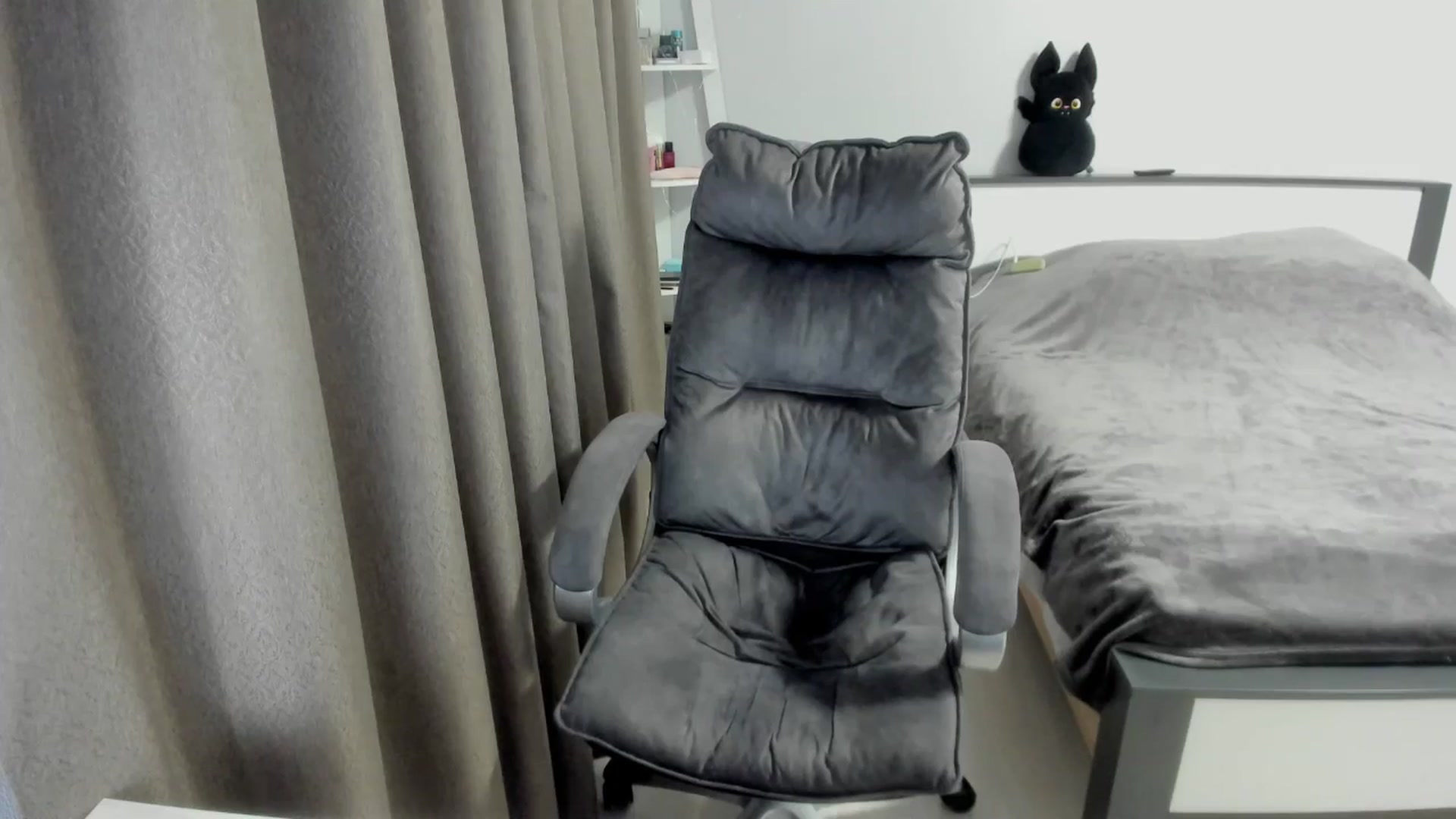 Gallery image thumbnail from Iam_Sasha's myfreecams stream on, 01/06/2026, 14:32 image 15 of 20