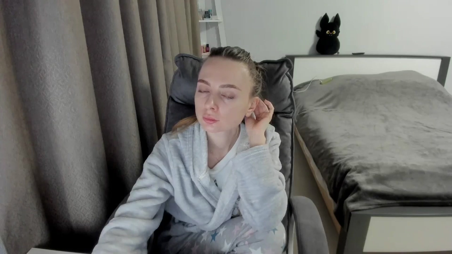 Gallery image thumbnail from Iam_Sasha's myfreecams stream on, 01/06/2026, 14:32 image 10 of 20