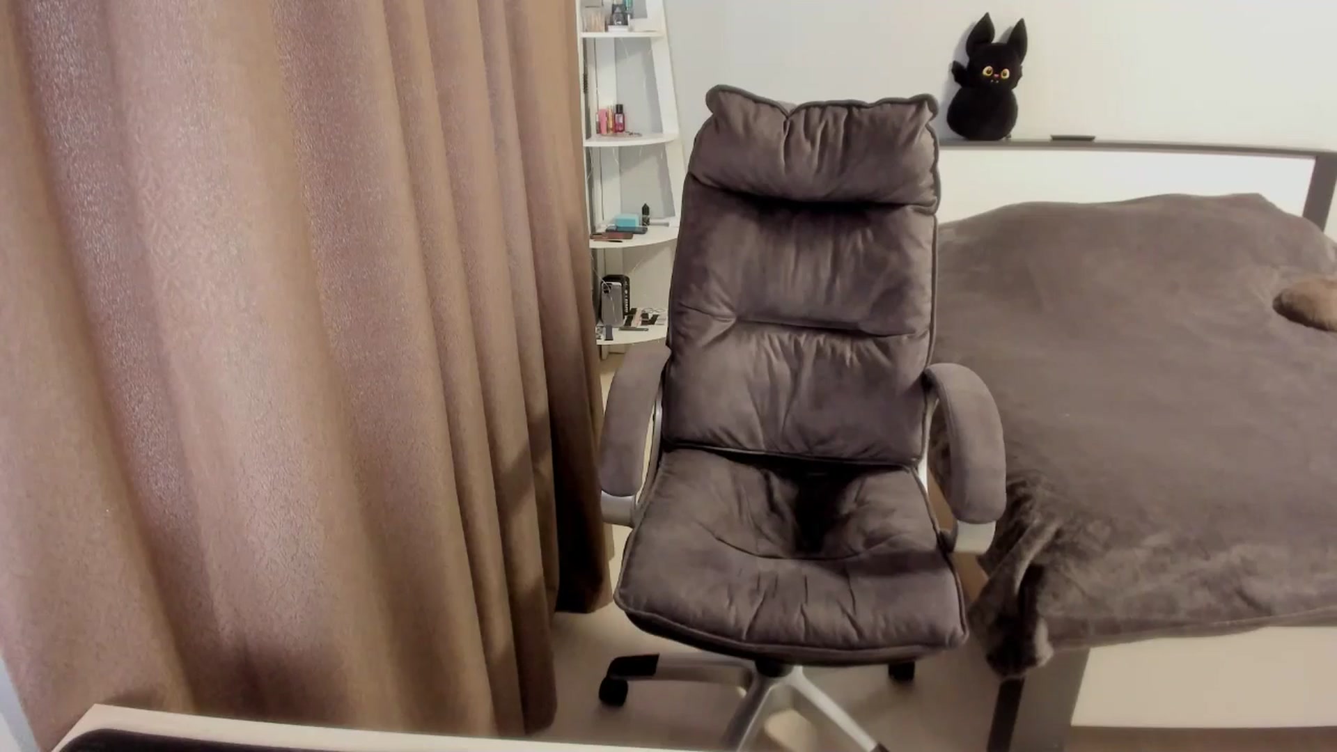 Gallery image thumbnail from Iam_Sasha's myfreecams stream on, 01/07/2026, 10:33 image 12 of 20