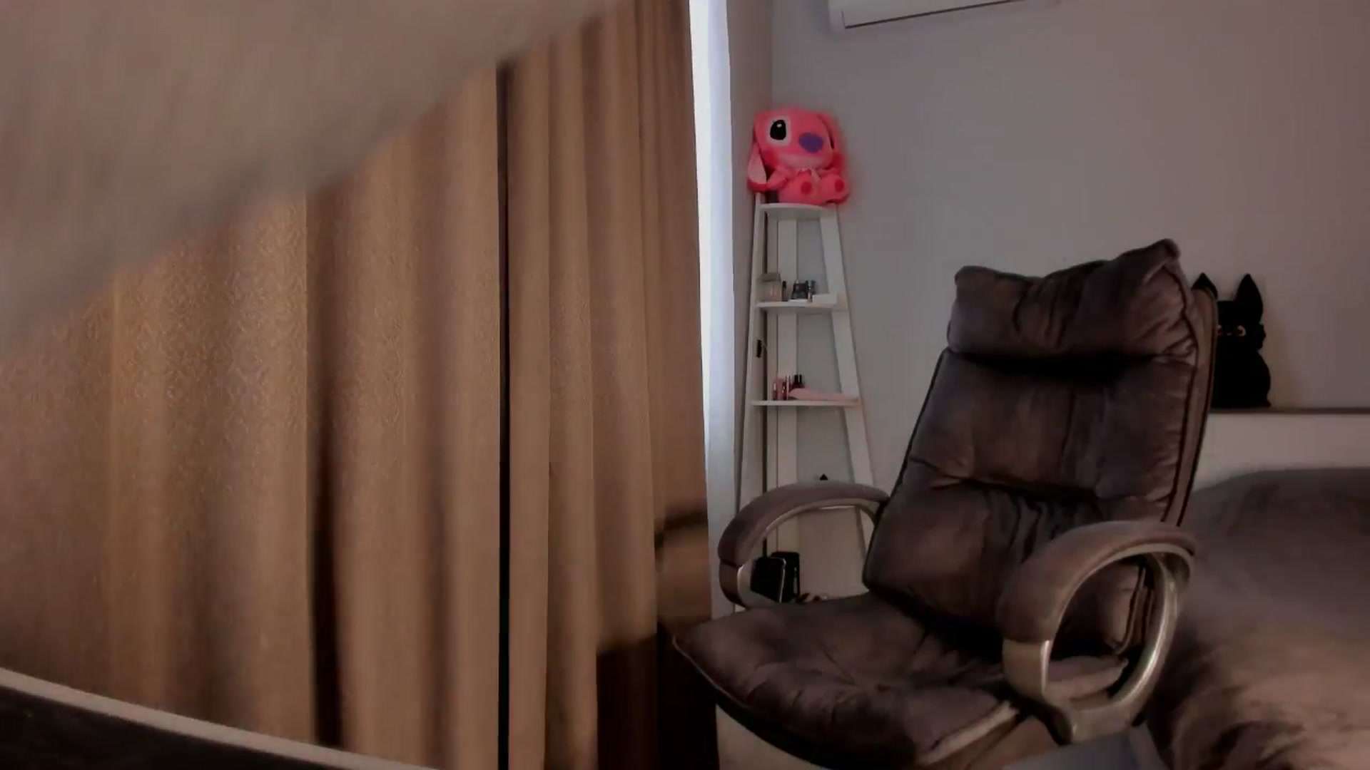 Gallery image thumbnail from Iam_Sasha's myfreecams stream on, 01/08/2026, 12:01 image 6 of 20