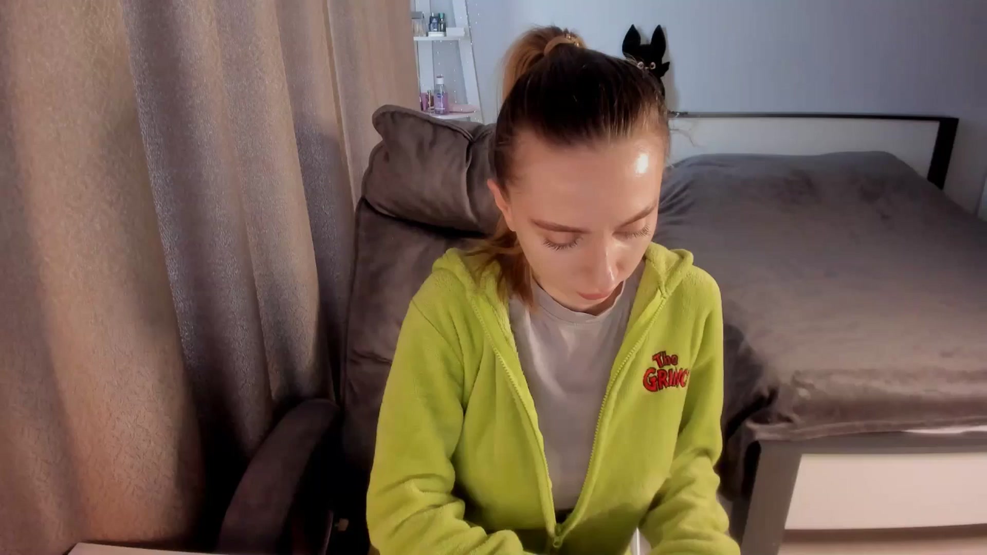 Gallery image thumbnail from Iam_Sasha's myfreecams stream on, 01/12/2026, 11:33 image 7 of 20