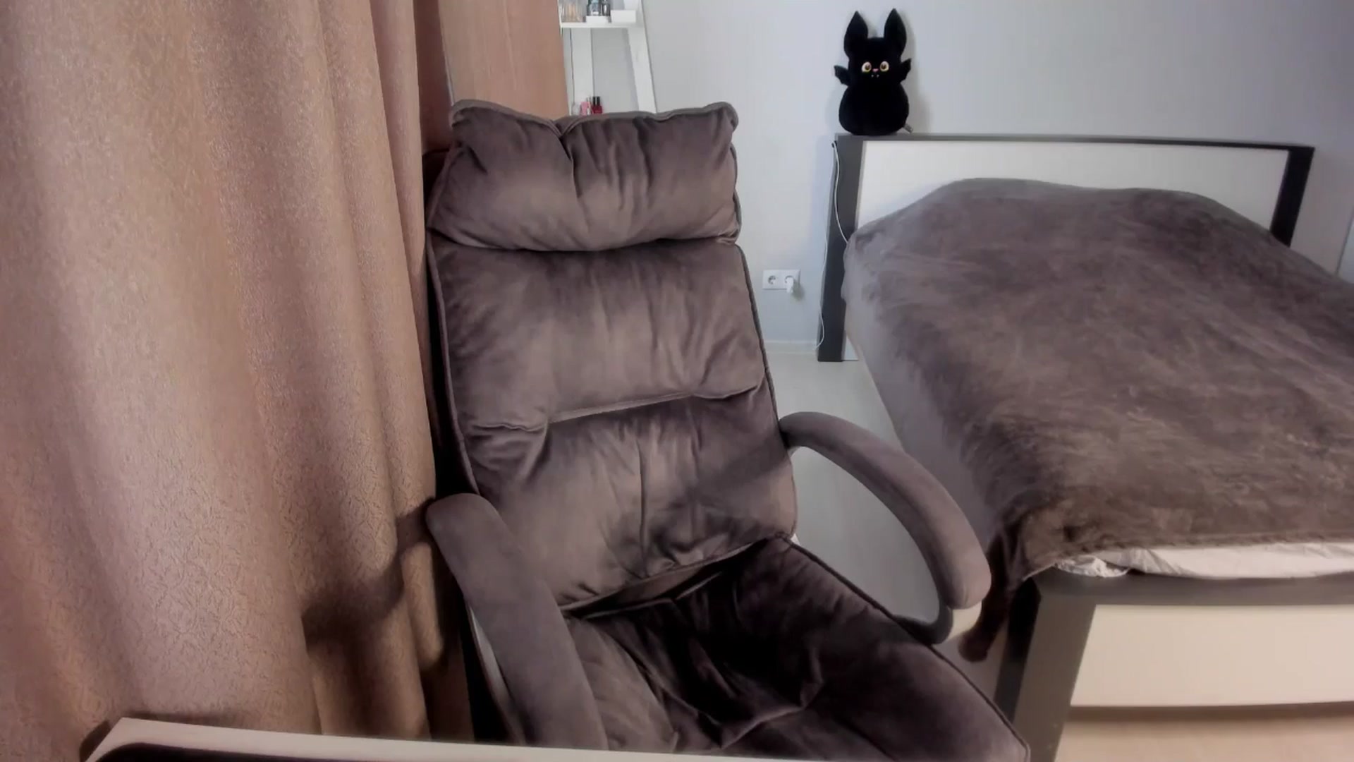 Gallery image thumbnail from Iam_Sasha's myfreecams stream on, 01/15/2026, 12:15 image 18 of 20