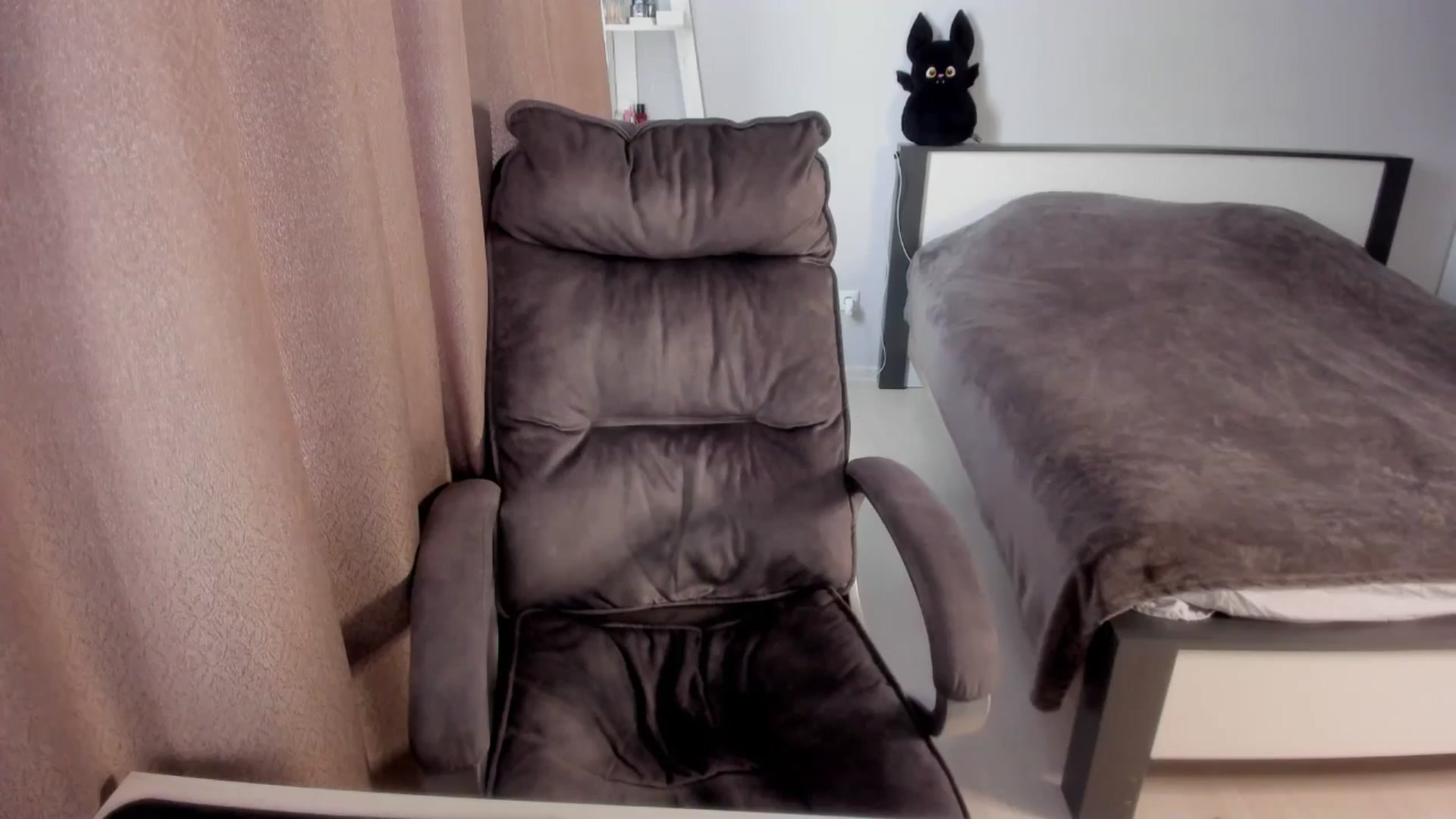 Gallery image thumbnail from Iam_Sasha's myfreecams stream on, 01/15/2026, 12:15 image 4 of 20